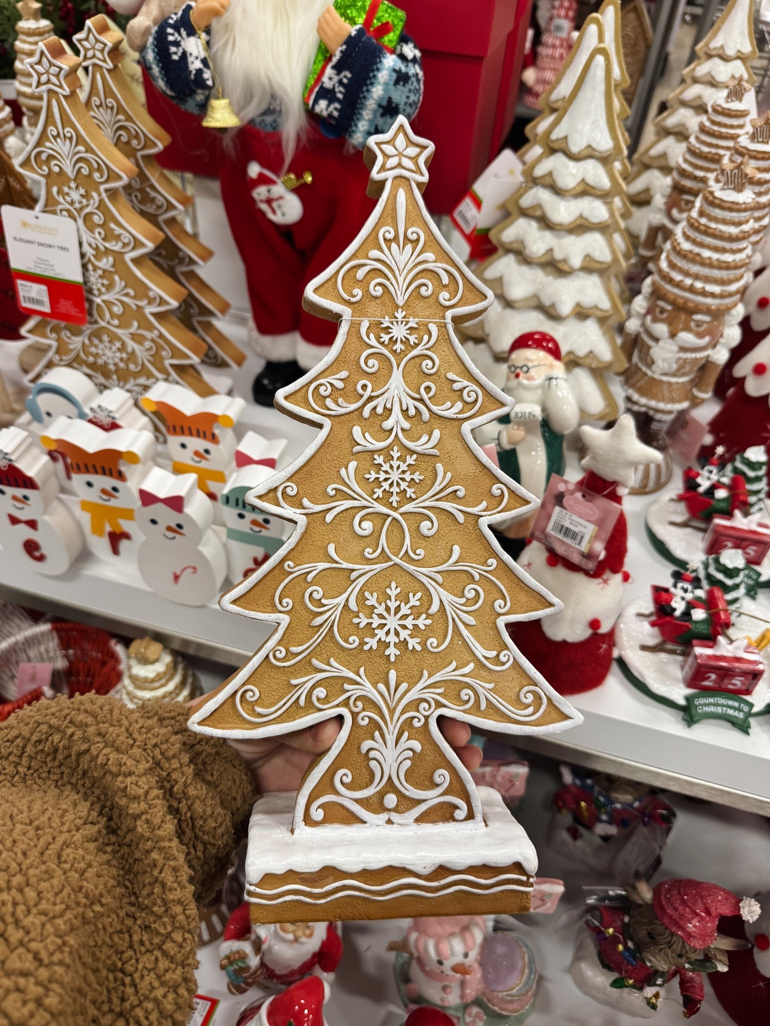 Snowy tree Christmas decor 