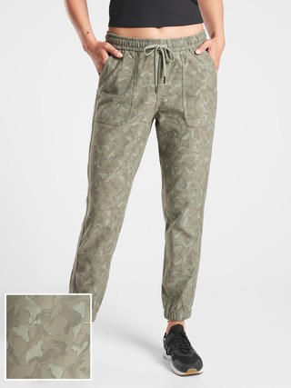 Farallon Stratum Camo Jogger | Athleta