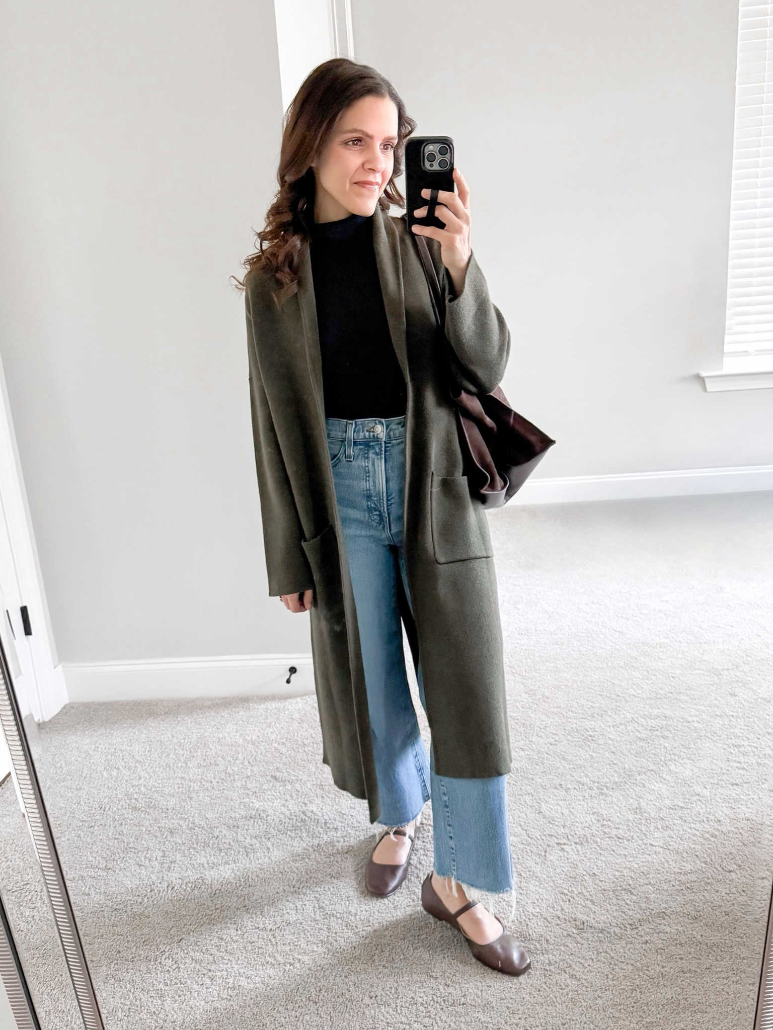 Winter outfit inspo

Cropped wide leg jean - linked similar
Madewell turtleneck tee - tts
Mango long coat 
Madewell flats - tts 
J.Crew tote

#LTKStyleTip