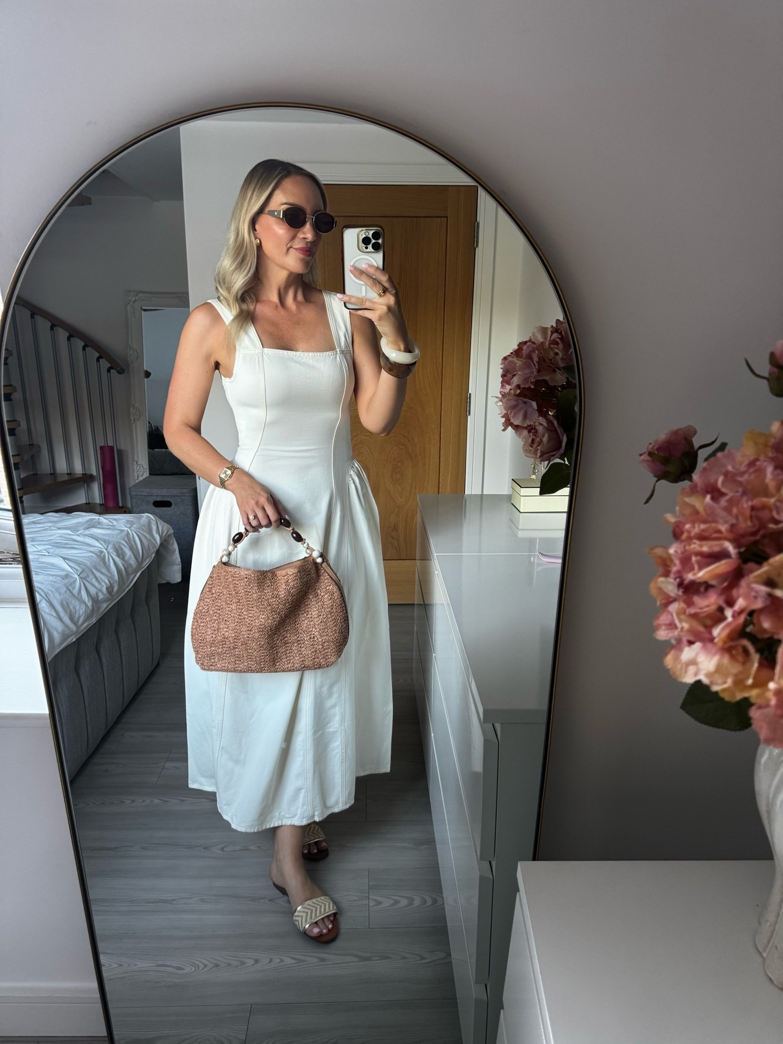 A summer dress that fits your hourglass figure in all the right places 🤍

I’m wearing a size S but would size up to a M if ordering again

#LTKsummer #LTKbag #LTKdresses