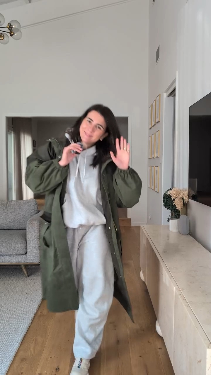 Sunday sports fit for $80, available in 4 colours!

If an affordable tracksuit is on your cards, don't sleep on this one. 

Comment SHOP and I'll send you the details.

@targetaus