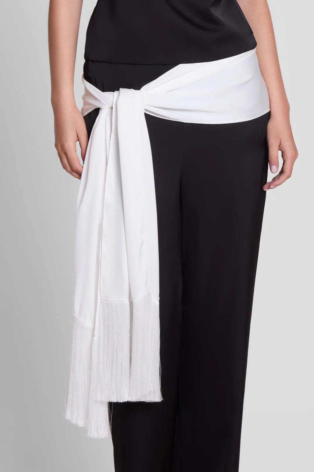 Signature Satin Tassel Scarf - White | LEAU | LEAU (US)