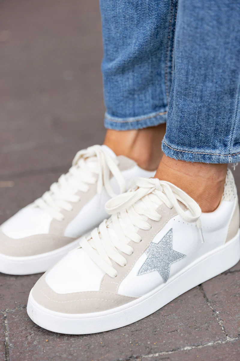 Vickie Sneakers | Avara