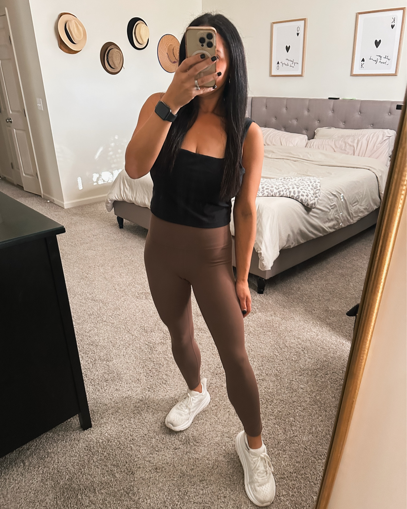 Favorite new pair of workout leggings, size small in leggings and sweatshirt. Leggings in color “coffee”.

#LTKHoliday #LTKActive #LTKgrwm