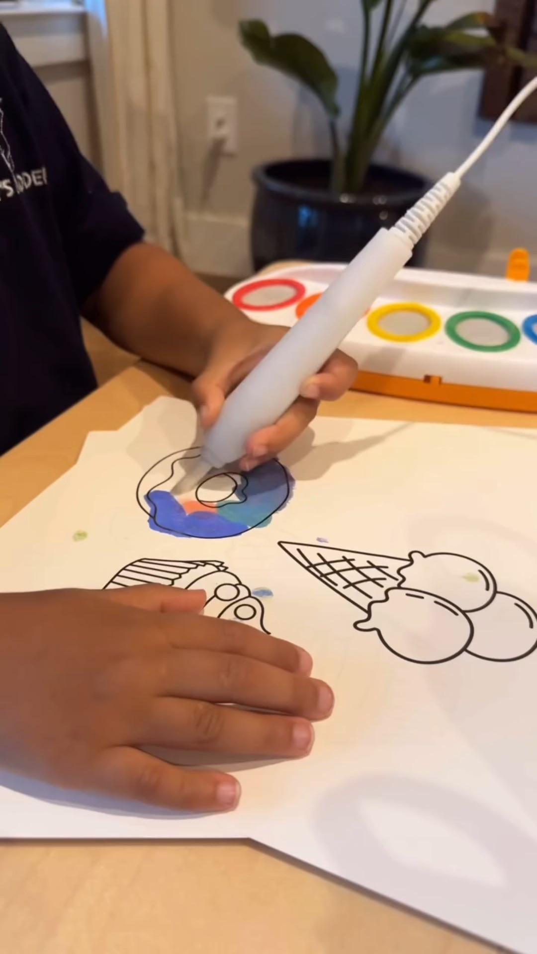 No spills, no stains, just pure painting fun! 🎨🖌️ #MessFreeFun #CleanCreativePlay
#NoMessPainting #StressFreeArt #KidFriendlyArt
ParentApproved #CreativeWithoutTheMess #LittleArtists #PaintPlaytime