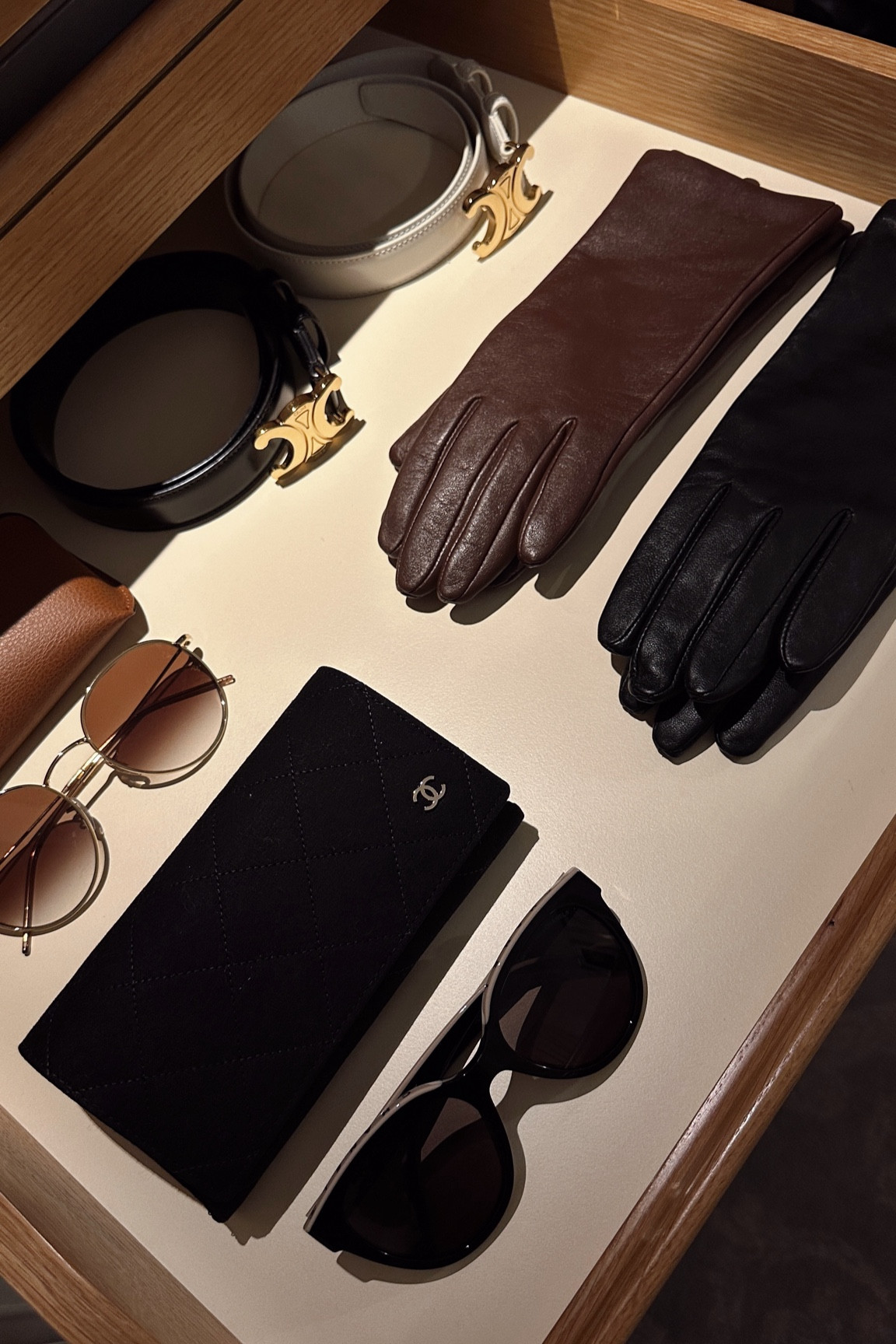 These cashmere leather gloves are perfect if you’re traveling somewhere cold! I love that you’re able to use your phone while wearing them 

#LTKFindsUnder100 #LTKStyleTip #LTKSeasonal