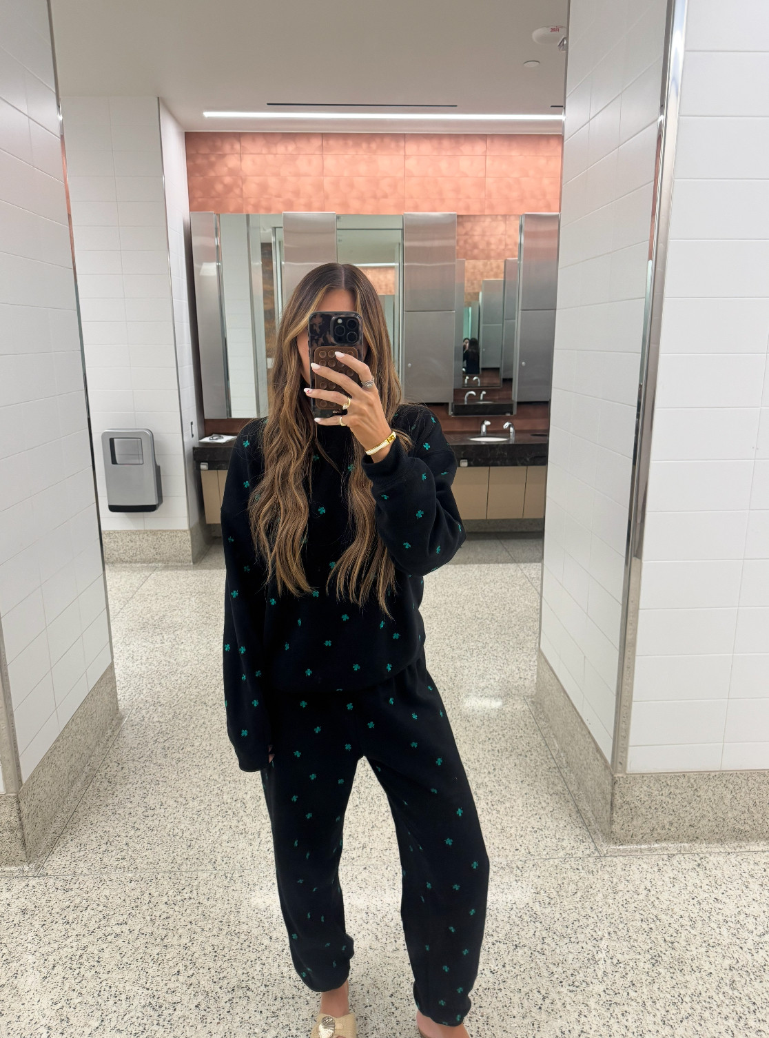 travel day ootd ☘️ wearing a medium in this set! 

 #LTKootd #LTKTravel