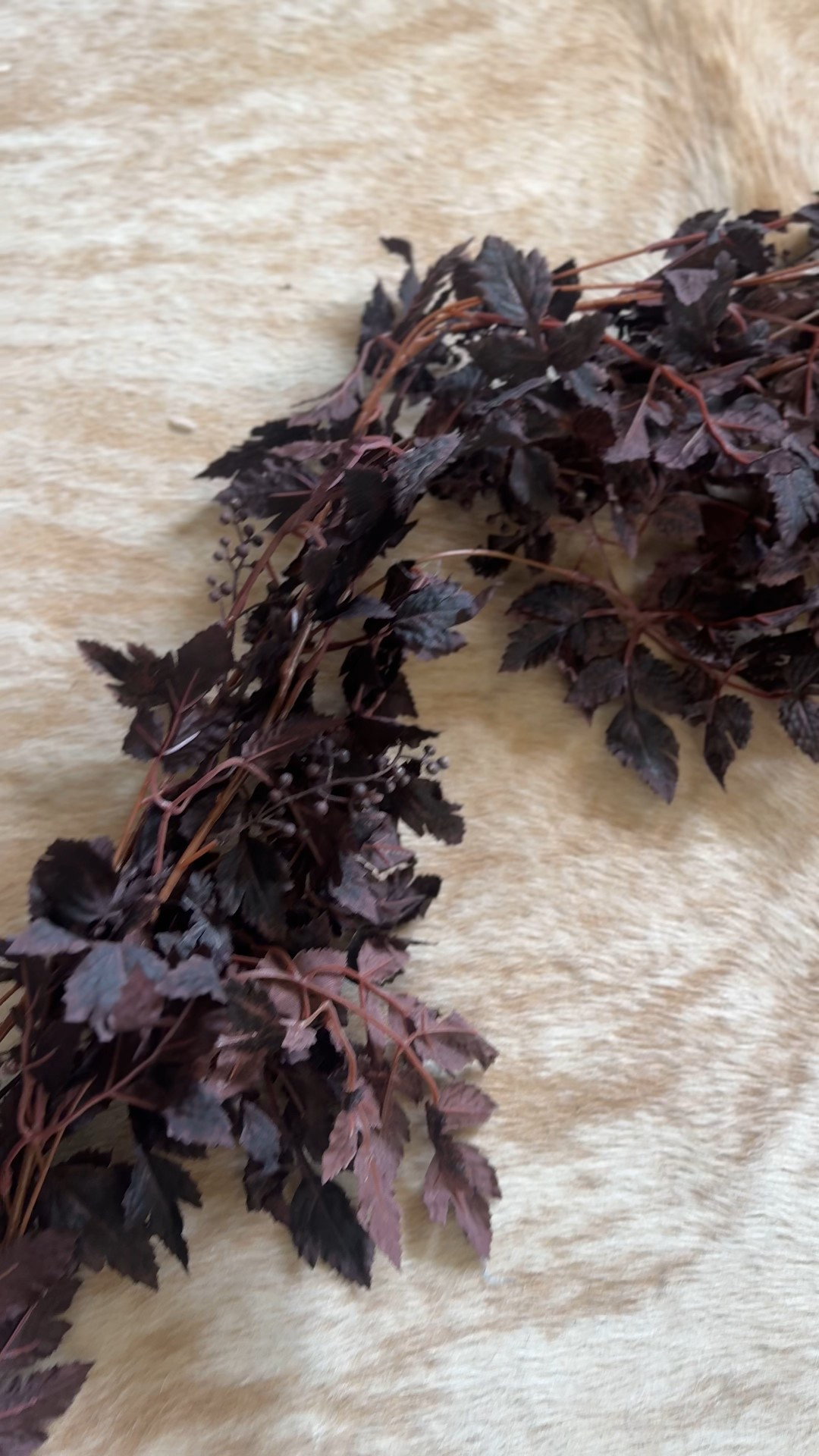 Don’t sleep on this Lux + Affordable garland!! So good y’all 

#LTKHome #LTKSaleAlert #LTKSeasonal