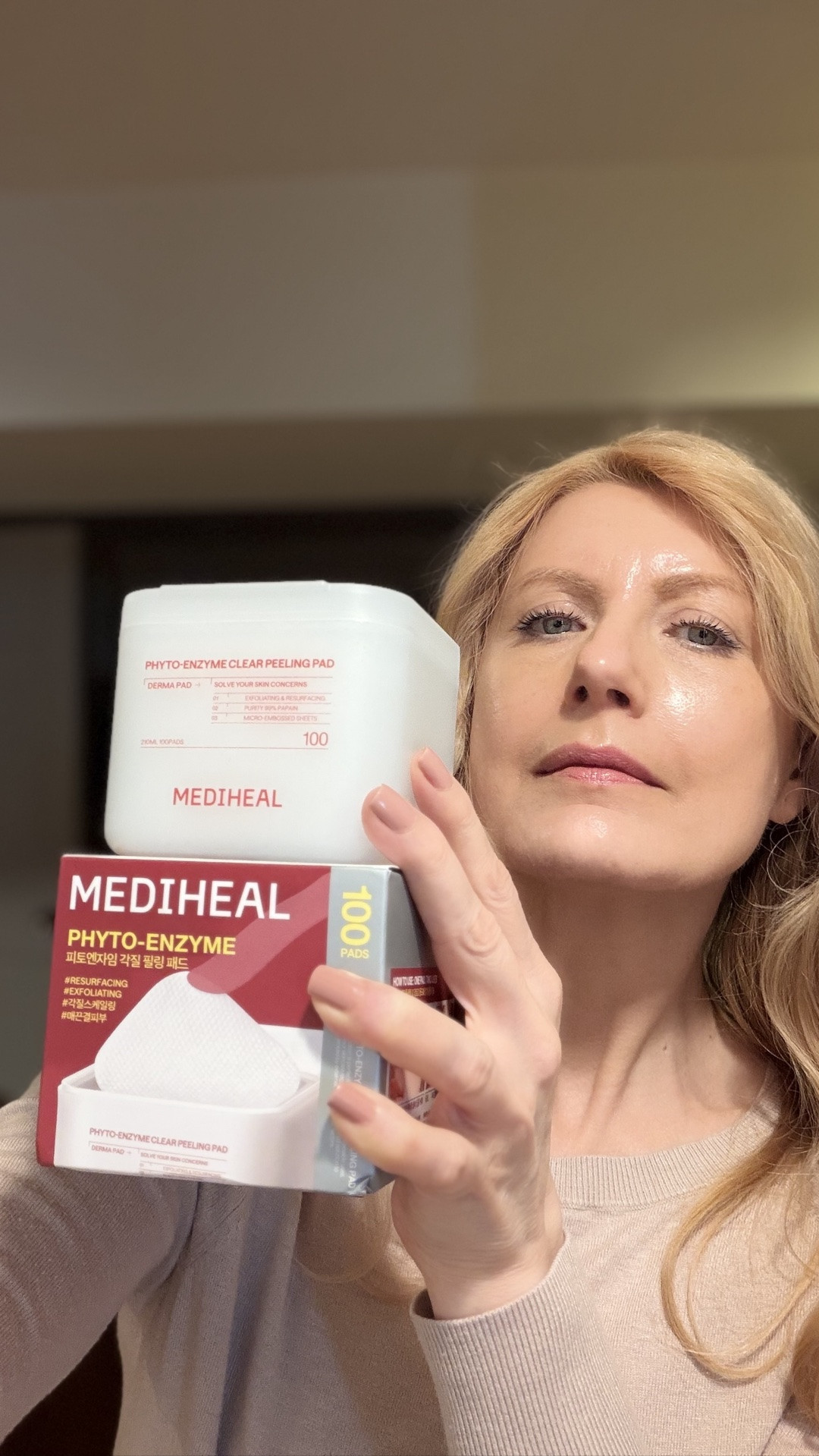 ✨ These exfoliating toner pads make my skin feel SO smooth and refreshed 👀.
.
I’ve been using the MEDIHEAL Phyto-Enzyme Clear Peeling Pads whenever my skin feels textured, congested, or dull .
✨ 🍃 Papaya Enzyme + LHA .
🫧 Helps remove dead skin cells .
✨ Helps cleanse pores + excess oil .
💚 Smooths rough texture 

👀 Helps makeup apply more evenly I love the dual-sided pads: 
✨ Embossed side = gentle exfoliation ✨ Soft side = smooth + refine I also use them as a quick treatment mask on textured areas for a few minutes .
💆‍♀️ Such an easy way to keep my skin looking fresh, soft, and refined ✨.
.
Gifted by Picky x Mediheal in exchange for my honest opinion. @mediheal_usa #mediheal #kbeauty #koreanskincare #exfoliating resurfacing

#LTKBeauty #LTKselfcare #LTKmomlife