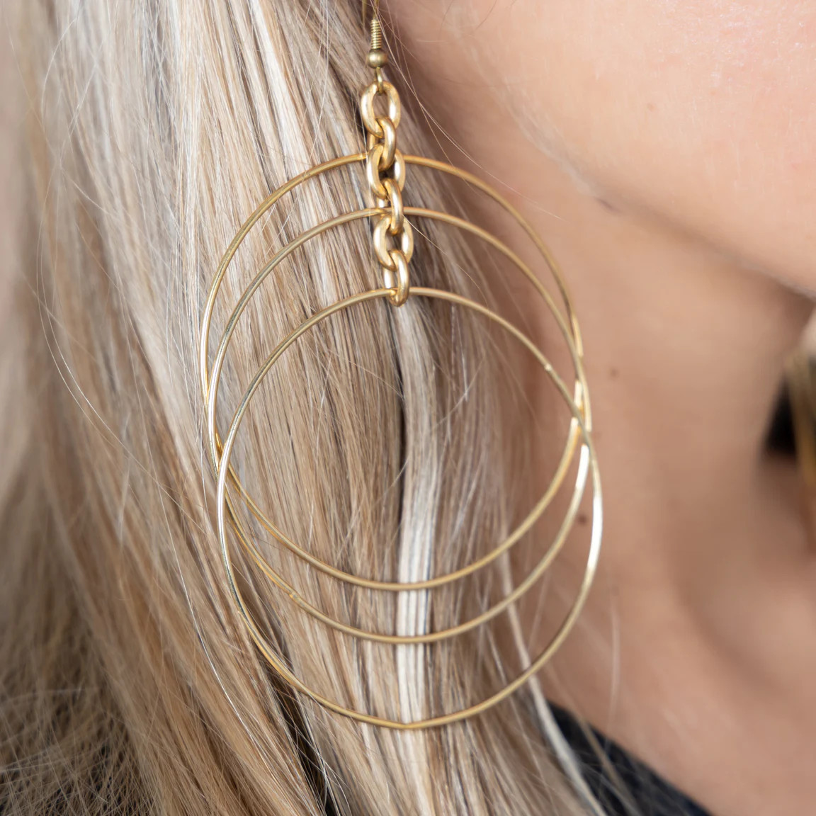 KISS Earrings | Twisted Silver