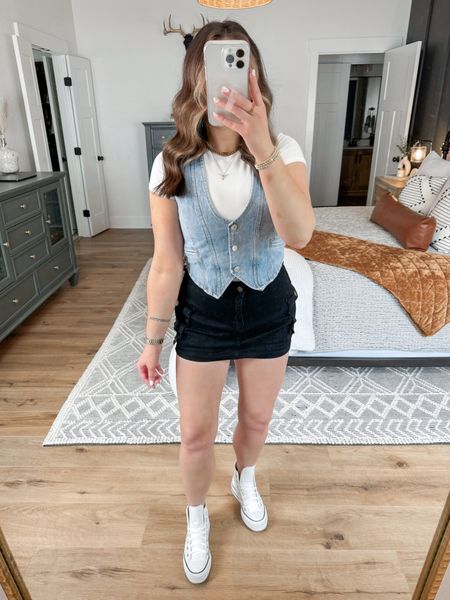 This denim vest/cargo skort combo might be a new favorite! 👏🏼 could easily style this vest with a midi skirt or some white denim as well and a tube top underneath for those hot days! 

Tee — small
Vest — medium
Skort — small

brunch outfit | denim blazer vest | denim cargo mini skort | white leather platform converse sneakers outfit | amazon basics | white crew neck tshirt outfit | basic white tee



#LTKFindsUnder100 #LTKFindsUnder50 #LTKShoeCrush