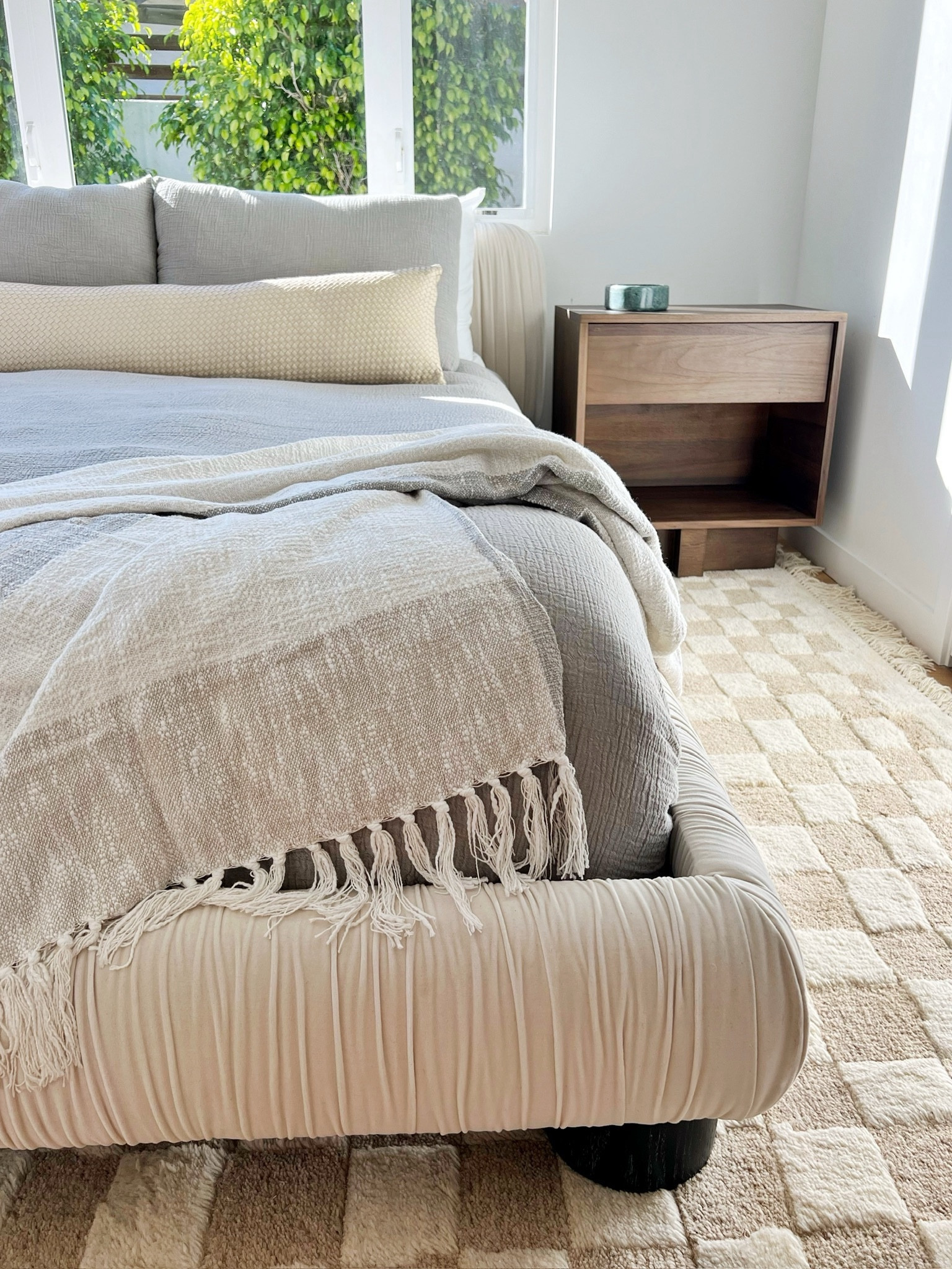 Guest room decor 

Checkerboard rug, lumbar pillow, nightstand, marble candle, velvet upholstered bed, lamp, throw blanket, bench, floor mirror, home decor, bedroom decor. 

#LTKstyletip #LTKhome