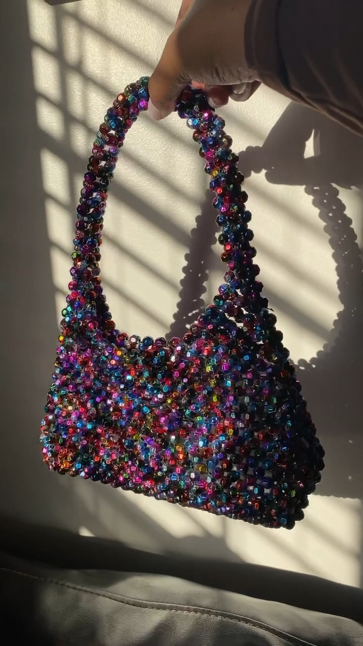 Loving beaded bags this holiday season! Linking this one and similar I’m loving!

#LTKGiftGuide #LTKitbag #LTKHoliday