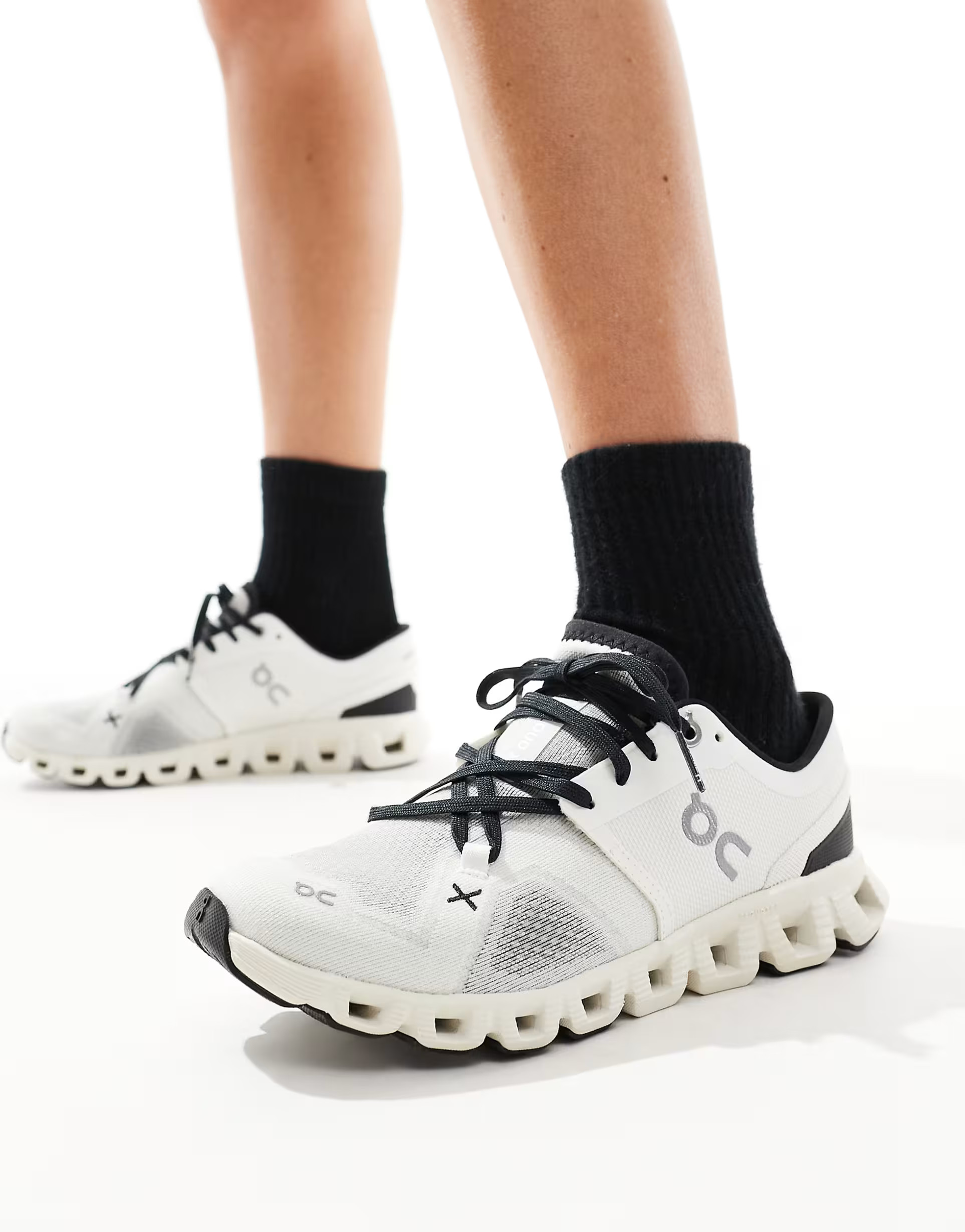 ON Cloud X 3 running trainers in white and black | ASOS (Global)