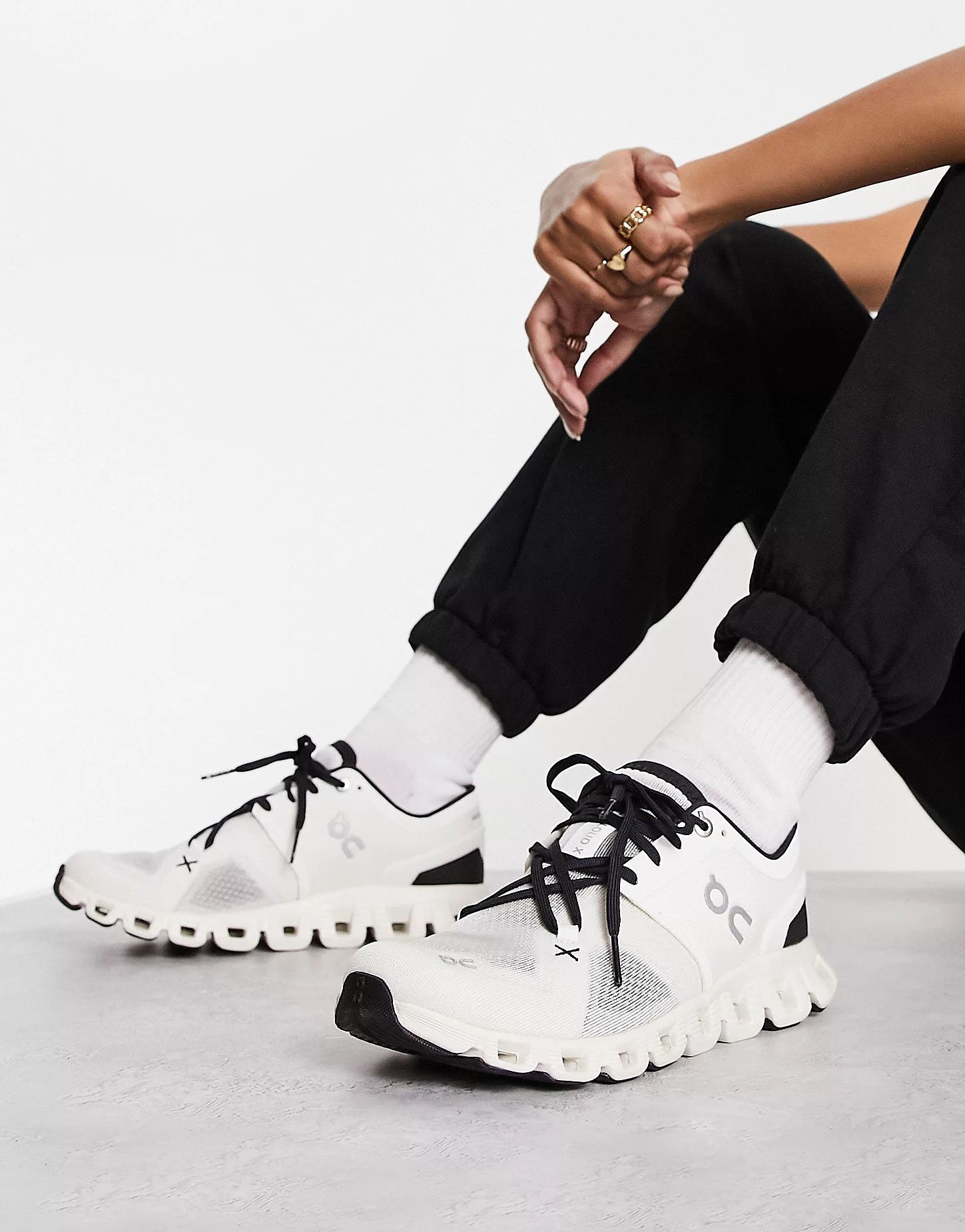ON Cloud X 3 running trainers in white and black | ASOS (Global)