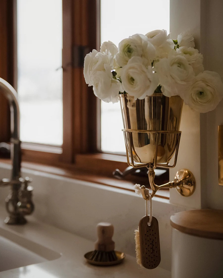 🚨 IT’S FINALLY BACK IN STOCK! 🚨

After being out of stock for SO LONG, this solid brass wall vessel is back in stock as of this morning! I’m not sure how many more they had made, so I’d grab one while it’s still in stock!

#homedecor #kitchendecor #brass #brassdecor #falldecor #interior #aestheticdecor #aesthetichomedecor #walldecor #vase #brassvase #wallvase 

#LTKHome #LTKFindsUnder100 #LTKSeasonal