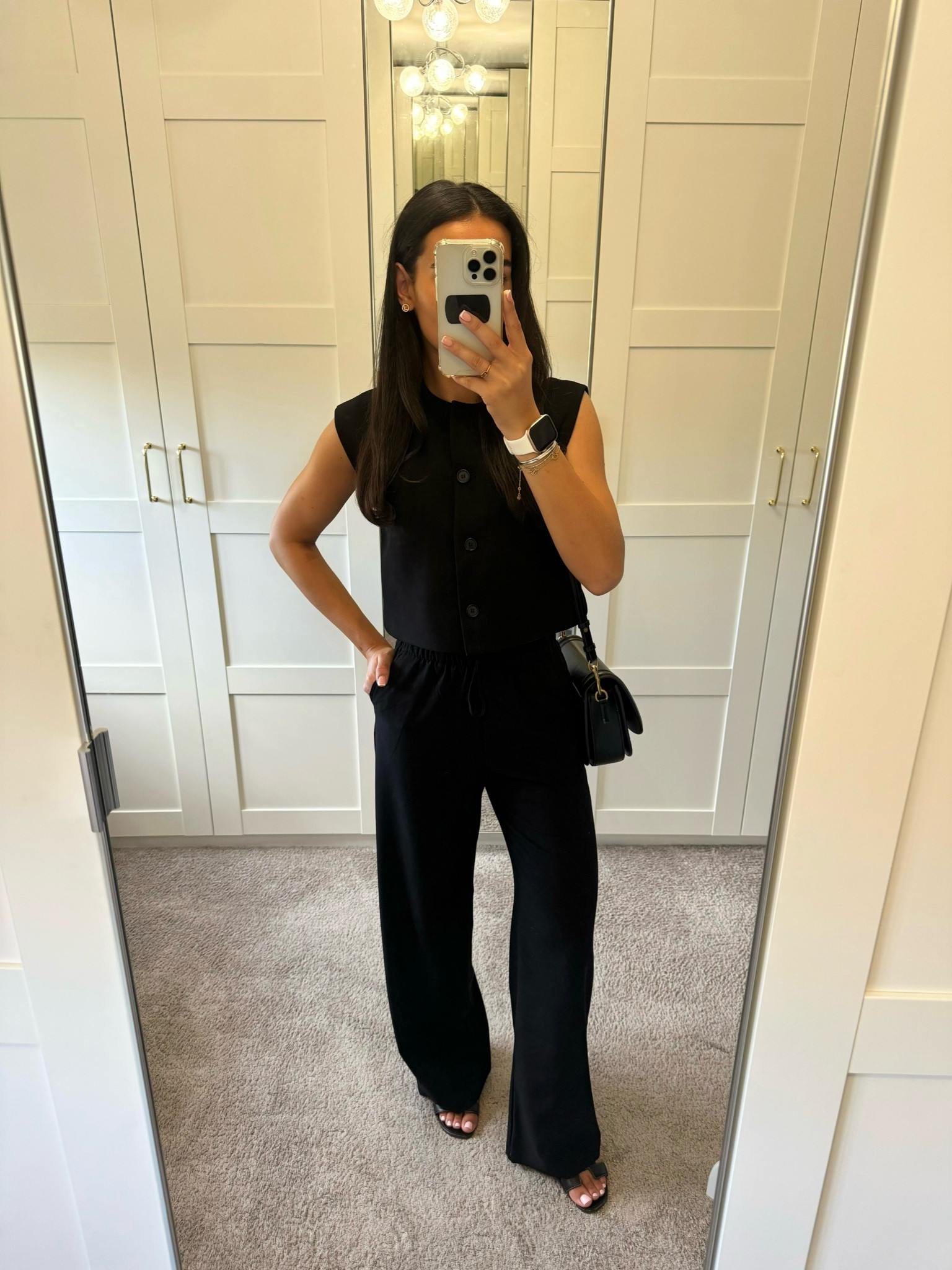 Work outfit, simple but so nice!🖤