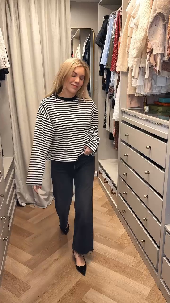 Stripe tee
Black jeans
Cropped wide leg black jeans 


#LTKootd #LTKdayinmylife #LTKSeasonal