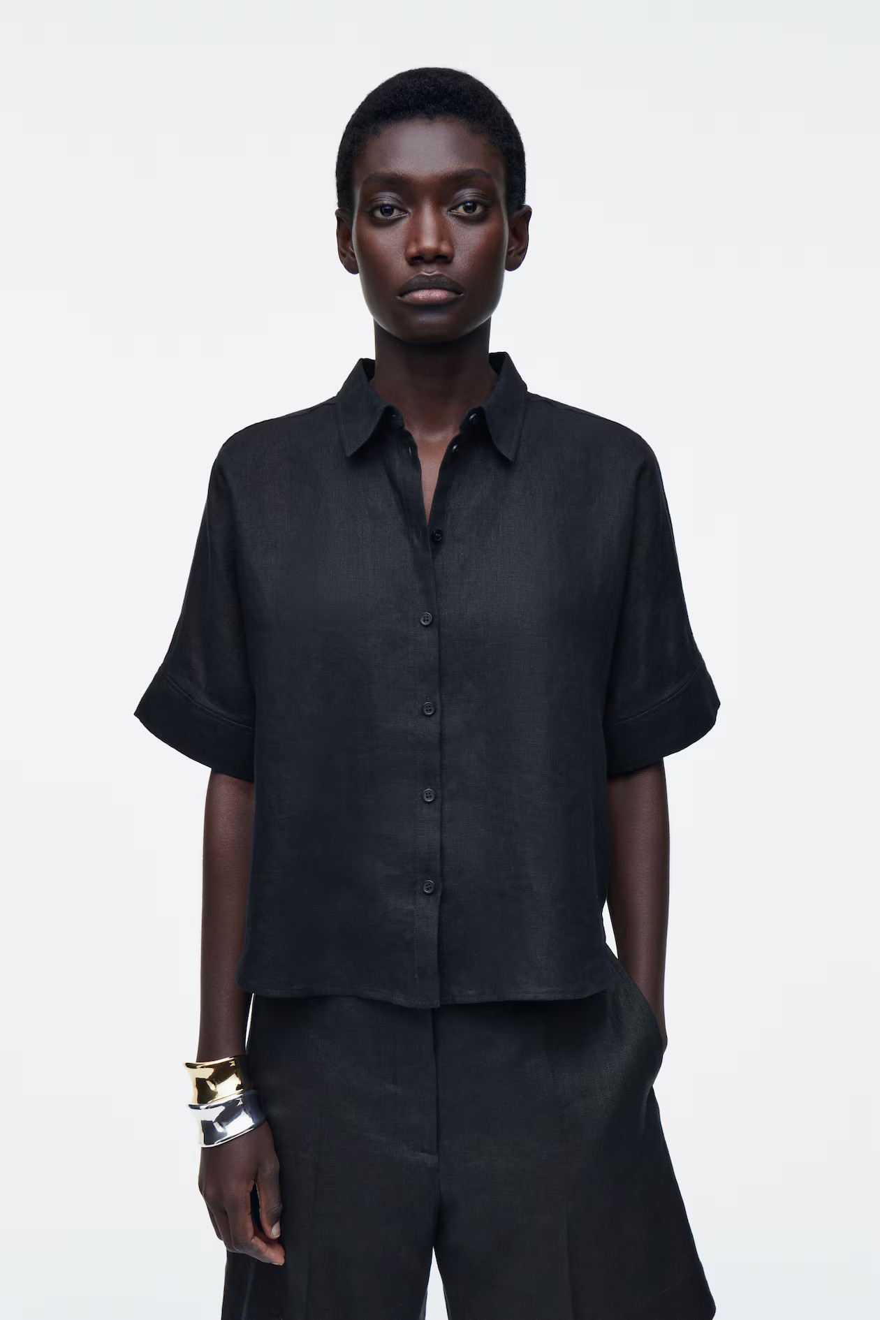 BOXY SHORT-SLEEVED LINEN SHIRT - NAVY - Ladies | H&M GB | H&M (UK, MY, IN, SG, PH, TW, HK)