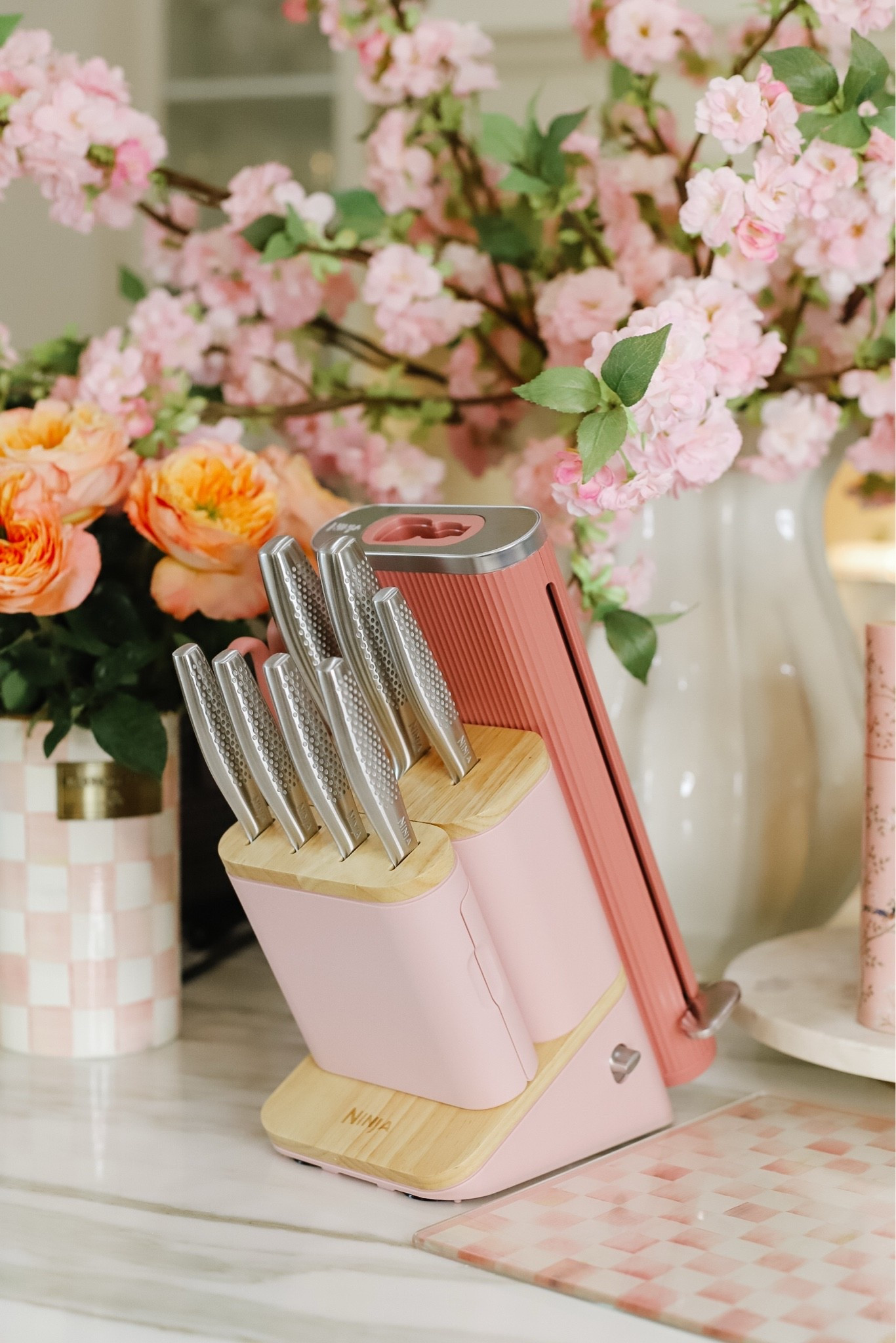 Only the pink girlies get it 🤭💗 This NINJA pink kitchen knife set is so cute!!! 

Comment “PINK” to shop 🎀

#LTKfoodie #LTKHome