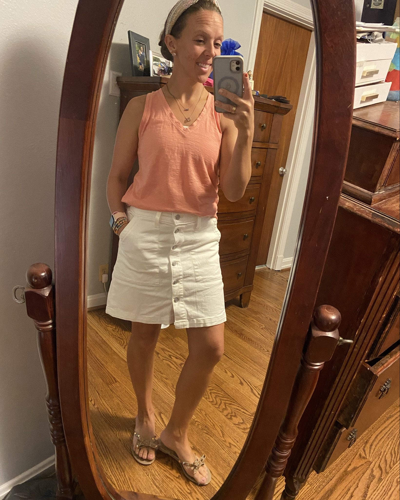 Sandals - jelly style, with or without studs


#jellysandals #jelly #bowsandals #under 20 #budgetfriendly #LTKU #LTKOver40

#LTKFindsUnder50 #LTKStyleTip #LTKShoeCrush