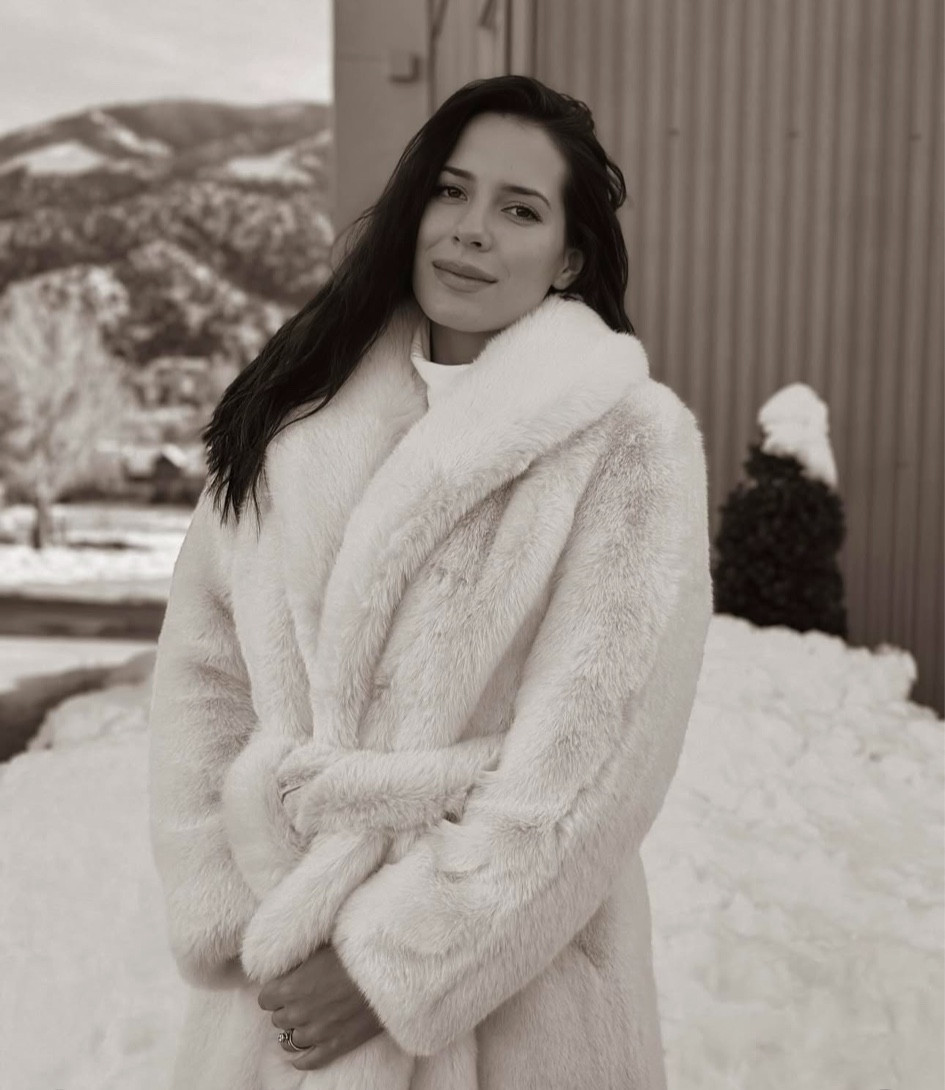 Thee classiest coat for Aspen! 

#LTKGiftGuide #LTKStyleTip #LTKSeasonal