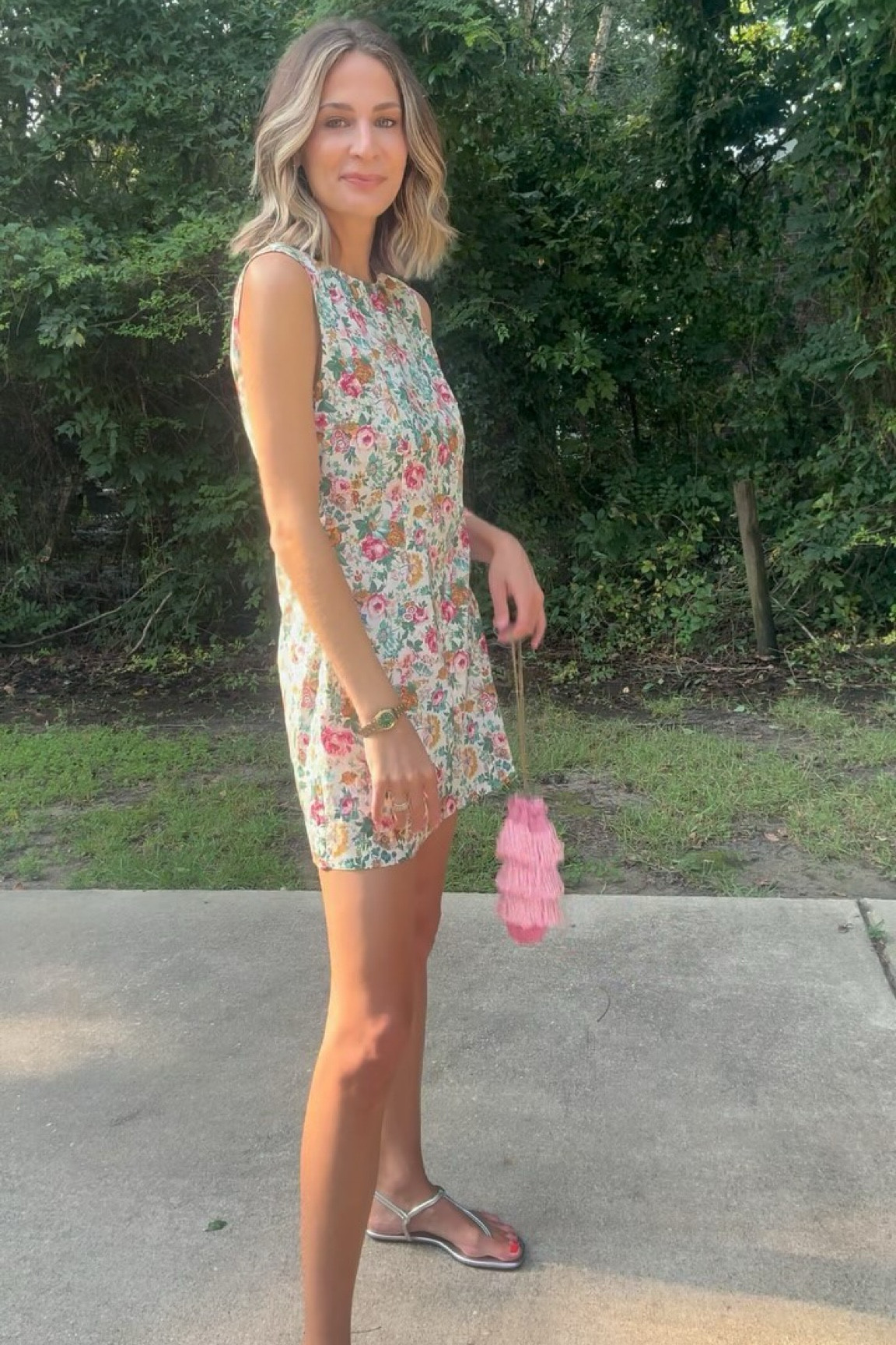 Debby left behind some serious humidity! Sunshine for the first time all week, calls for wearing color ☀️

Headed to dinner and drinks with friends! 🫶🏼

#OOTN #summerstyle