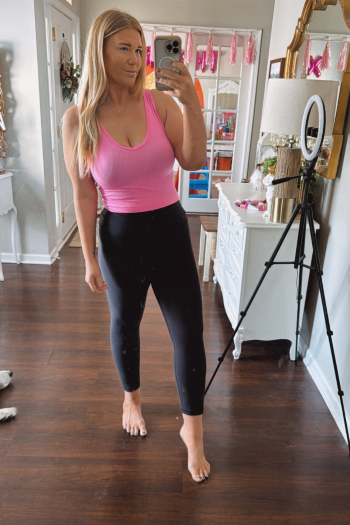 Top large 
Leggings Large 💗

#LTKmidsize #LTKfindsunder50 #LTKstyletip