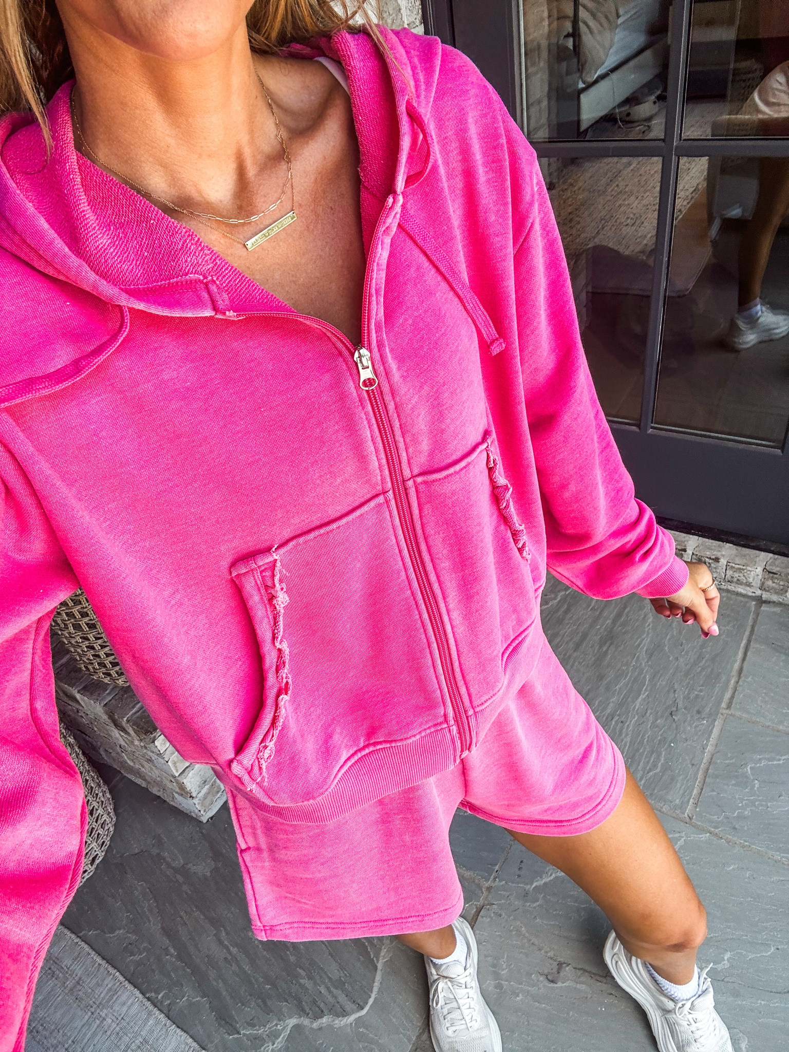 This pink hoodie set has the cutest ruffle details!💕💕