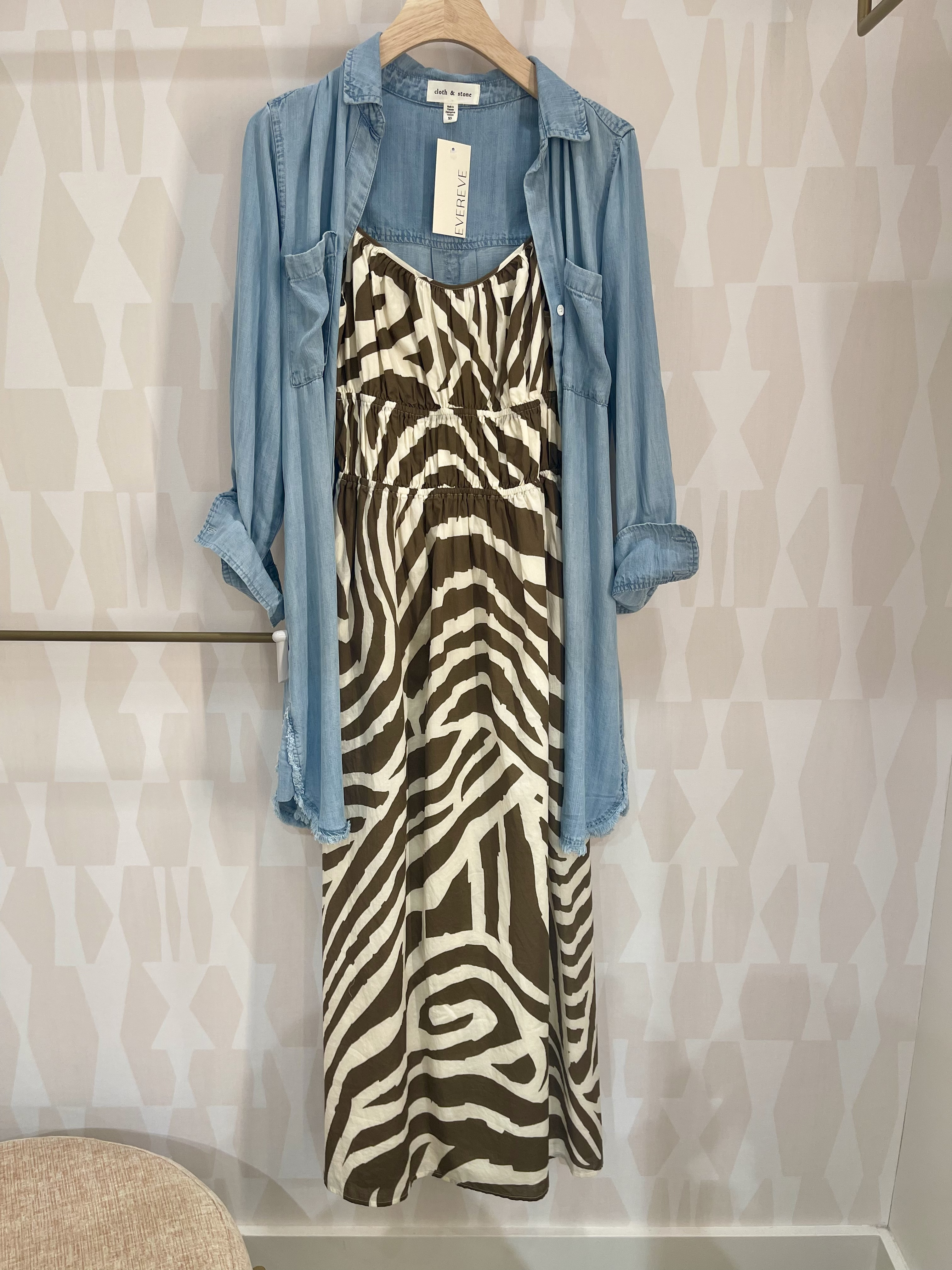 🔥 Final Hours Alert! 🔥 Today (7/7) is the last day to score major deals during the EVEREVE Fourth of July Sale - and I found some must-have sale finds you don’t want to miss!

Think summer staples, chic layers, and effortless outfits all at unbeatable prices 🛍️✨

EVEREVE sale, Fourth of July, July 4th, sale alert, EVEREVE style, summer fashion deals, style finds, EVEREVE outfits, shop the sale, women’s fashion sale

#LTKStyleTip #LTKSaleAlert #LTKPetite