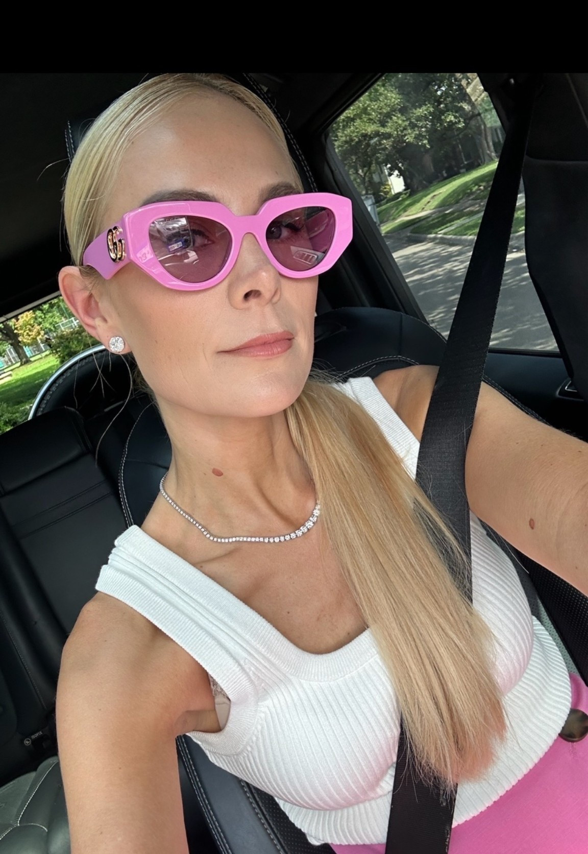 Found pink Gucci sunglasses on sale over 45% off!
