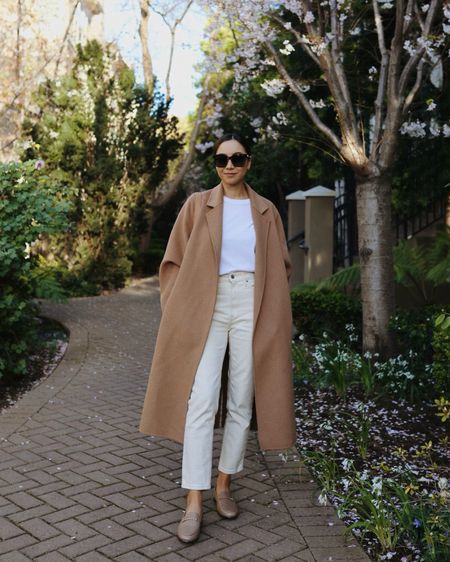 Casual outfit styling a camel coat 

Camel coat xs 
Basic white tee
White cream jeans - linked similar Madewell jeans (I recommend sizing down in Madewell) 
Loafers 

#LTKworkwear #LTKtravel #LTKfindsunder100