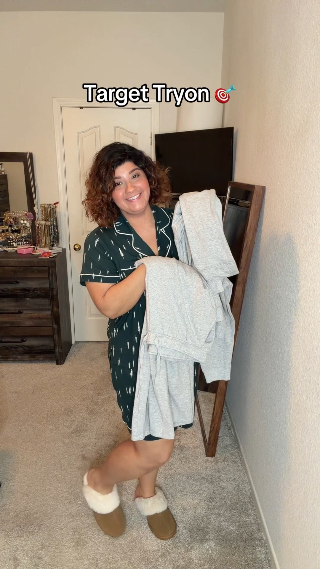 women’s gray fleece sweat set

#LTKMidsize #LTKFindsUnder50 #LTKootd