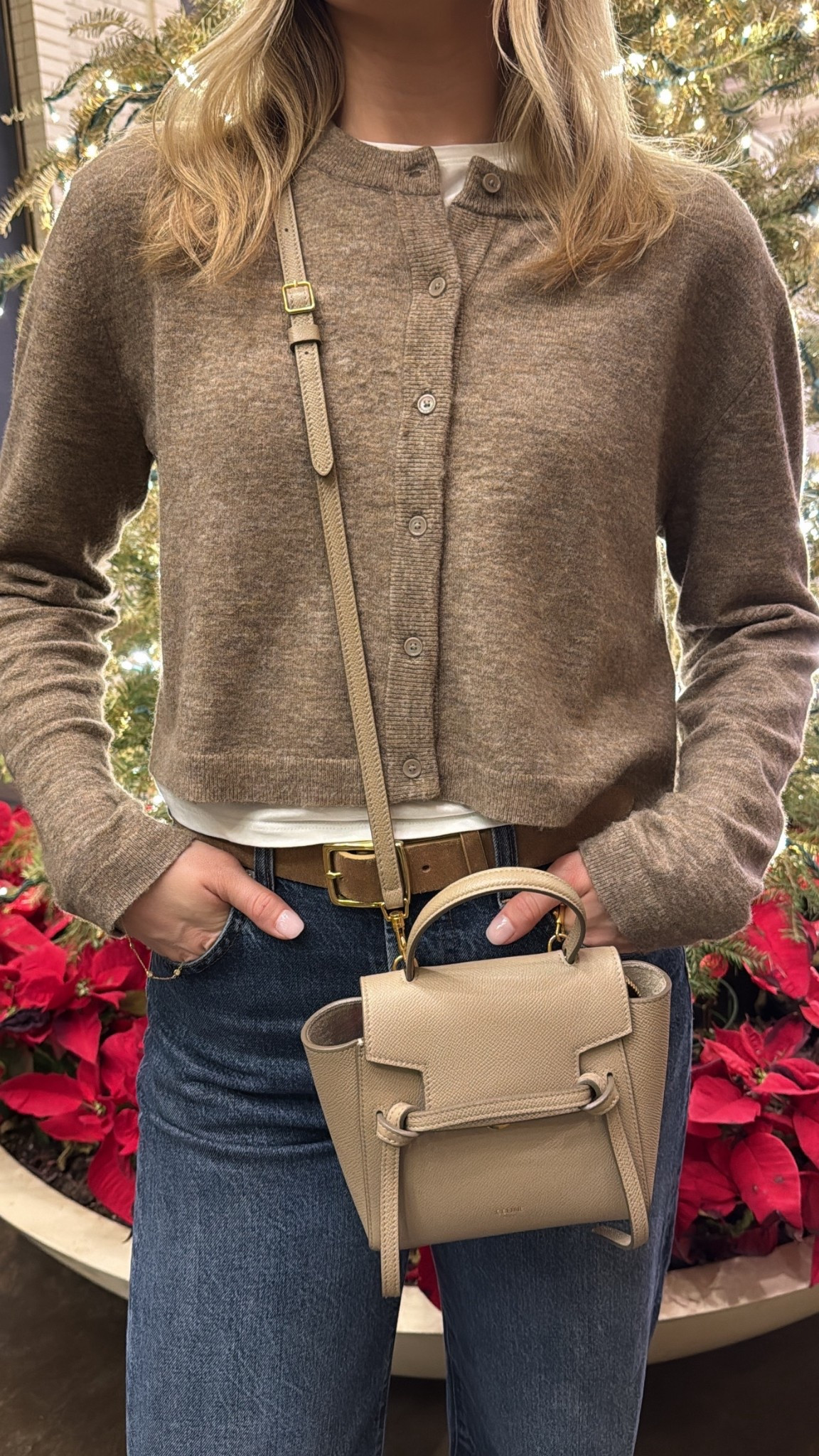 Cardigan on sale! Perfect for every season! 

#LTKSeasonal #LTKSaleAlert