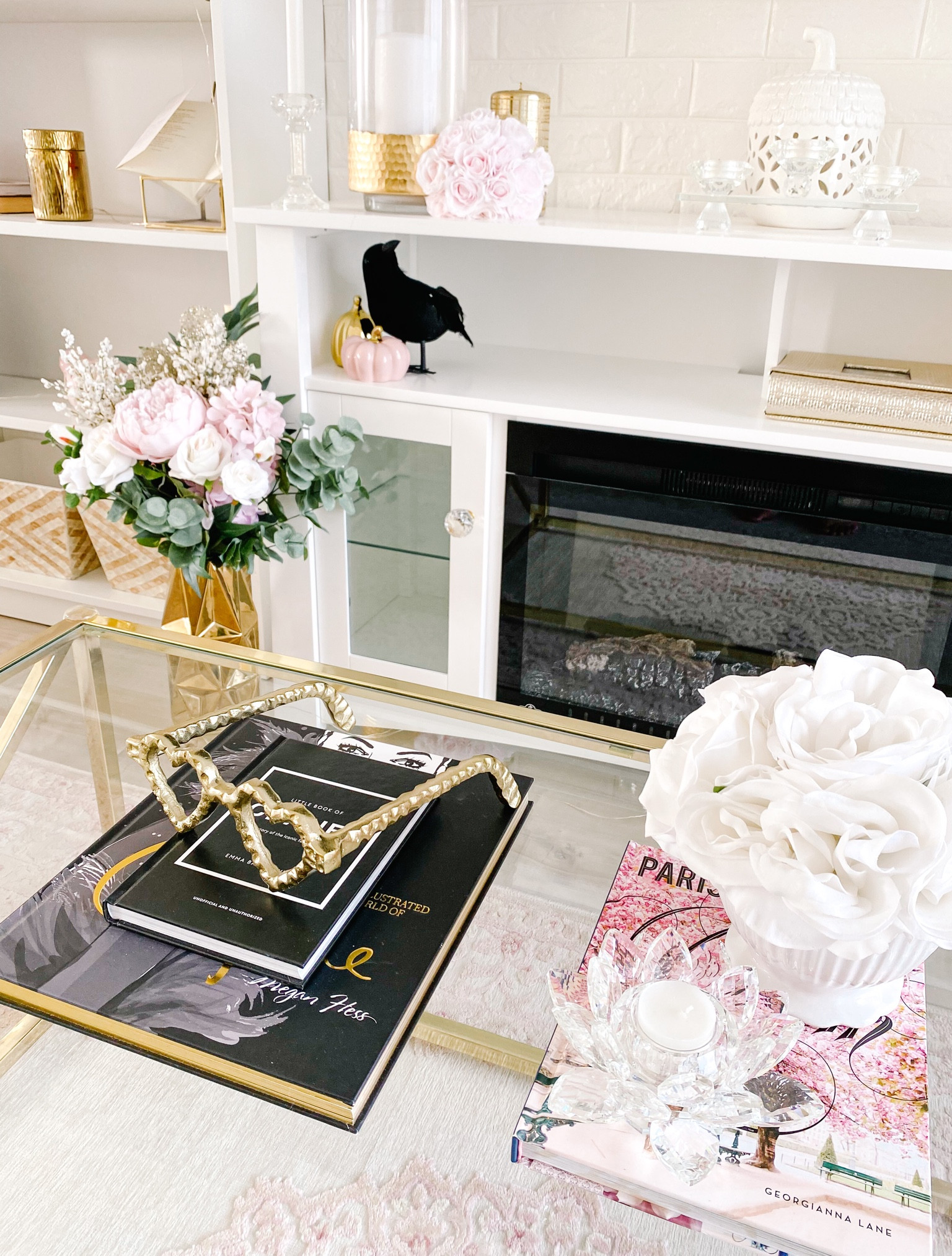 A touch of fall in the living room. ✨

#LTKSeasonal #LTKHalloween #LTKhome