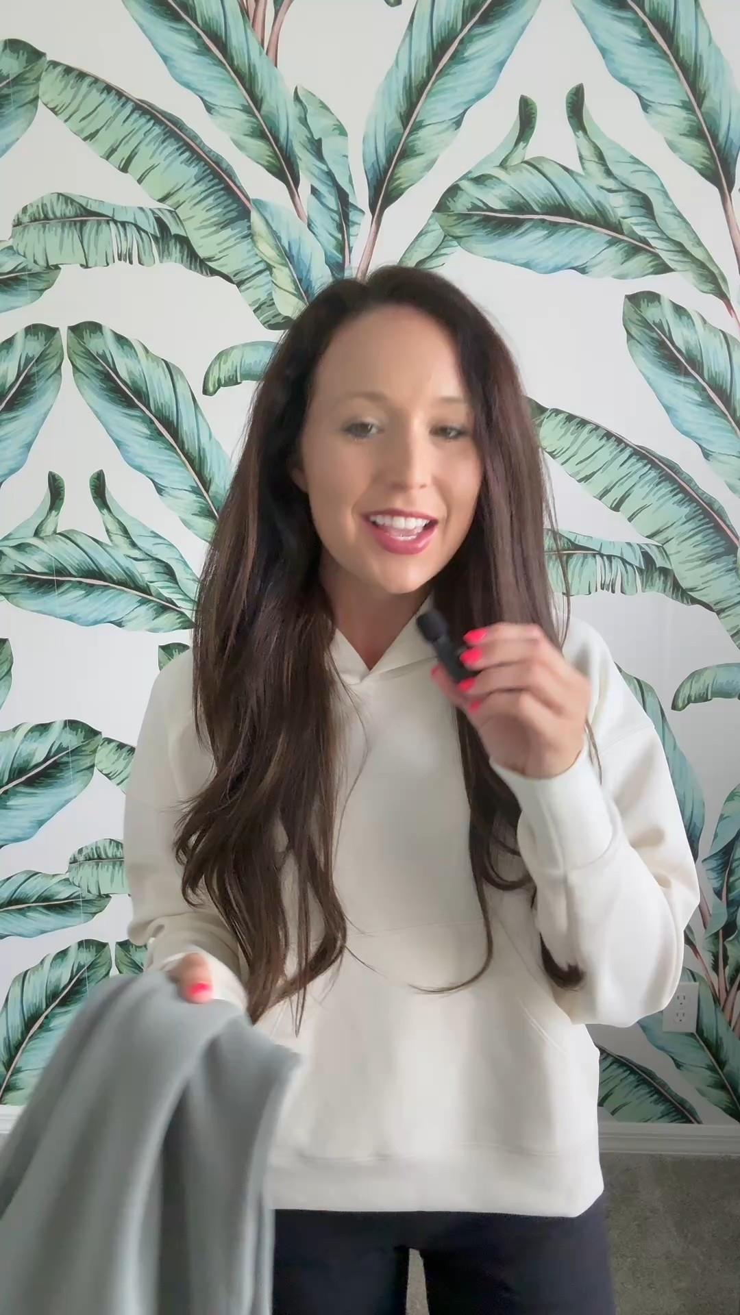 Activewear sweatshirt sweatpants and leggings size XS

#LTKActive #LTKFindsUnder50 #LTKTravel