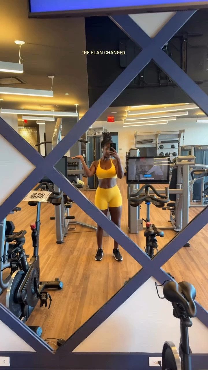 Sometimes the biggest flex is continuing to show up for yourself when life looks nothing like you thought it would.

Plans change. Seasons change. People change.
Keep choosing you 💛
