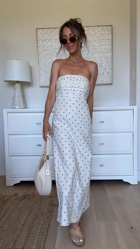 Abercrombie linen dress size XS 



#LTKSeasonal #LTKFindsUnder100 #LTKStyleTip