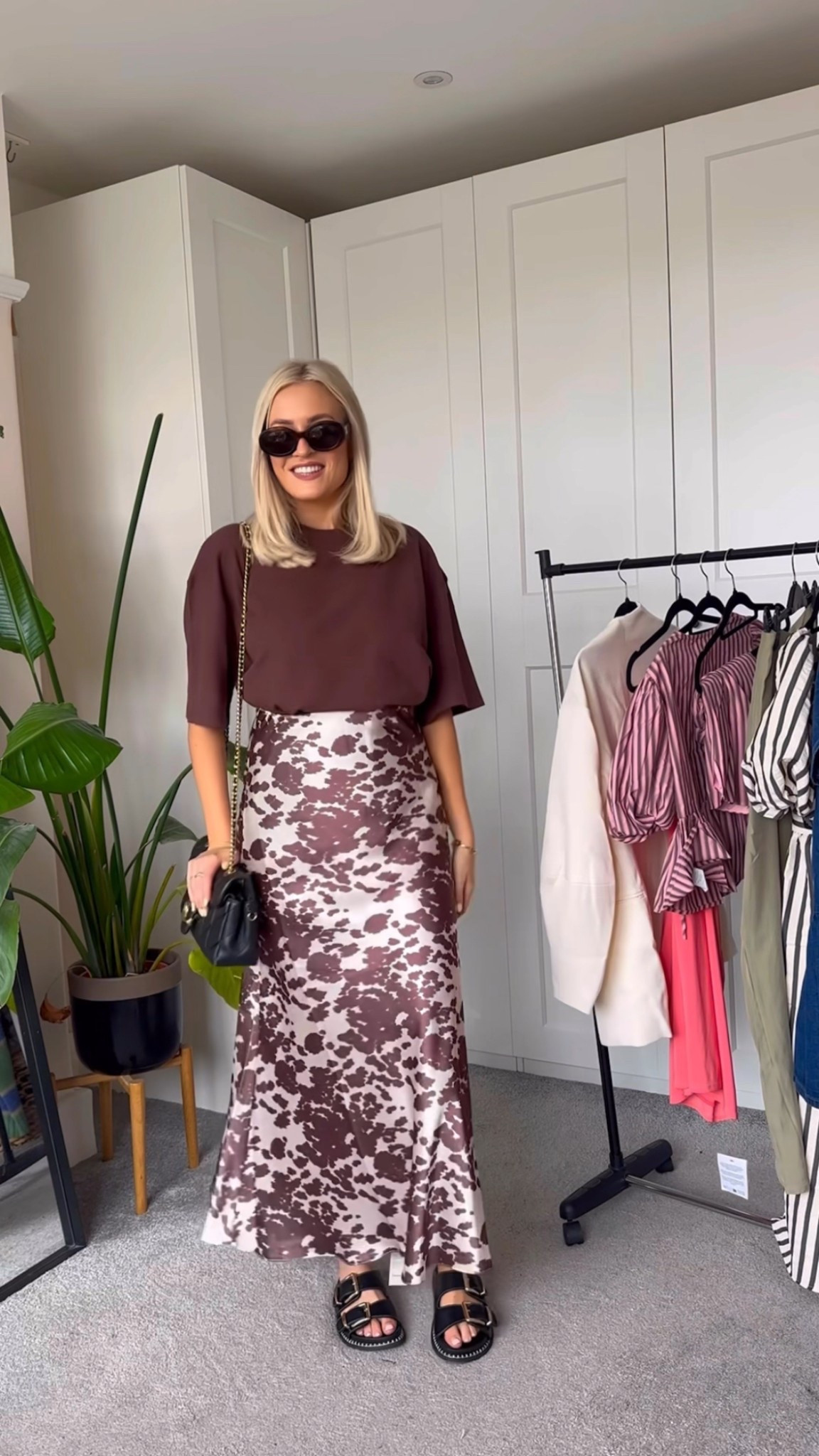 Oversized tee and satin skirt look, wearing a small in both 💕

Spring outfit, brown outfit, cow print, satin skirt 
