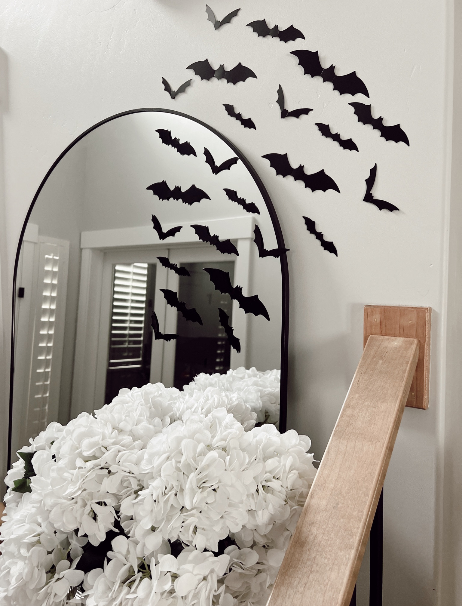 Simple yet chic to decorate with little bats 🦇

#LTKFallSale #LTKSeasonal #LTKHome