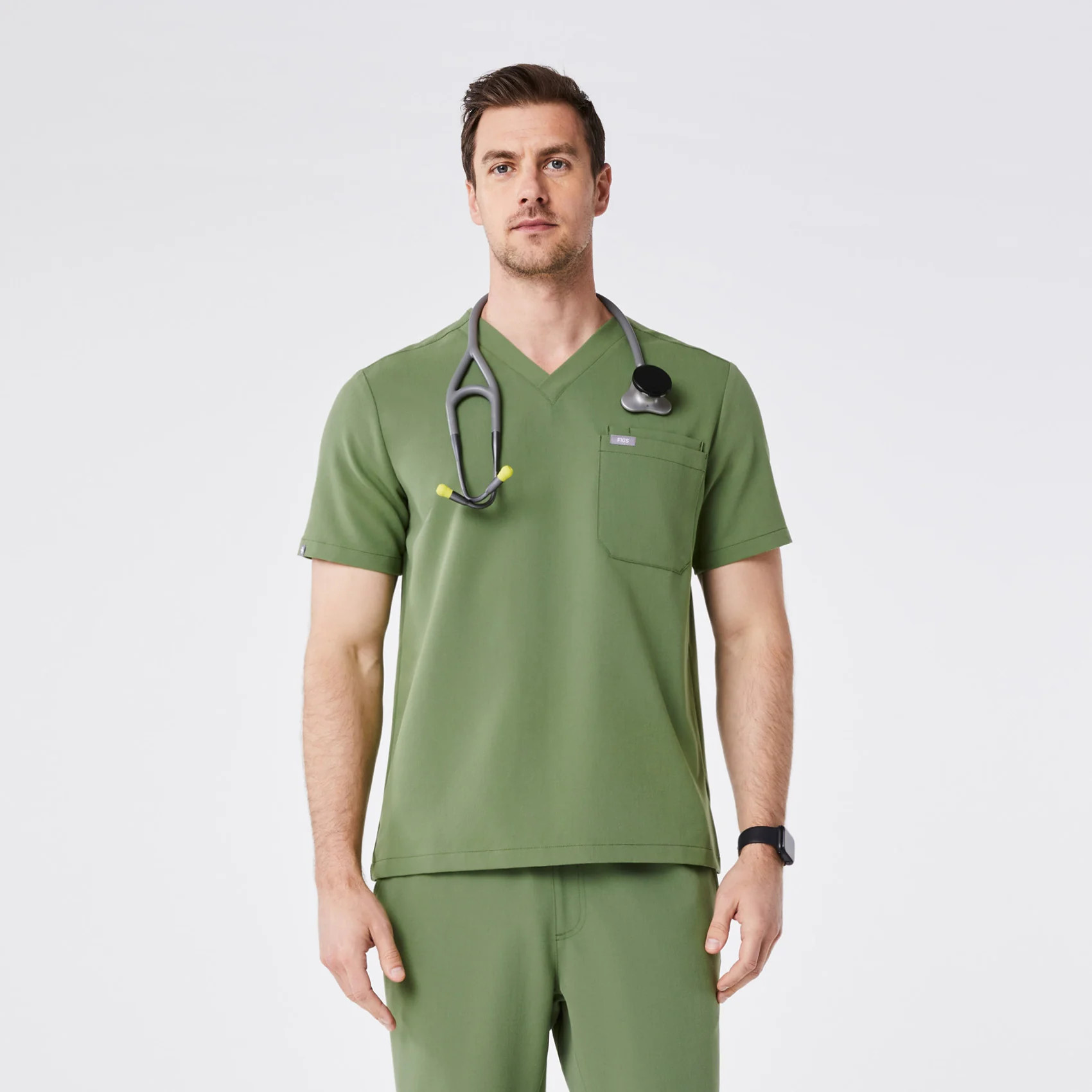 Men's Leon™ Three-Pocket Scrub Top - Fern · FIGS | FIGS