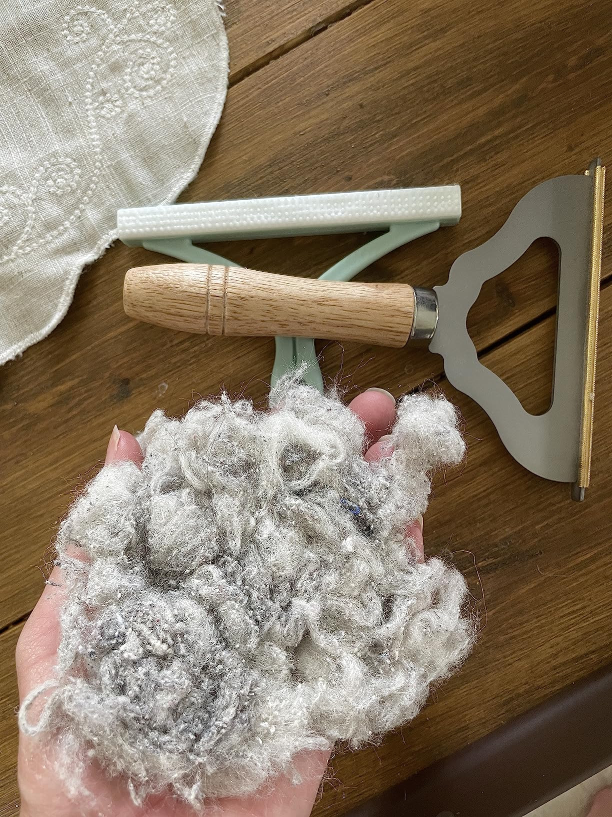 2pcs Manual Portable Fabric Shaver, 1 Metal Carpet Lint Scraper for Furniture Pet Hair Removal (1... | Amazon (US)