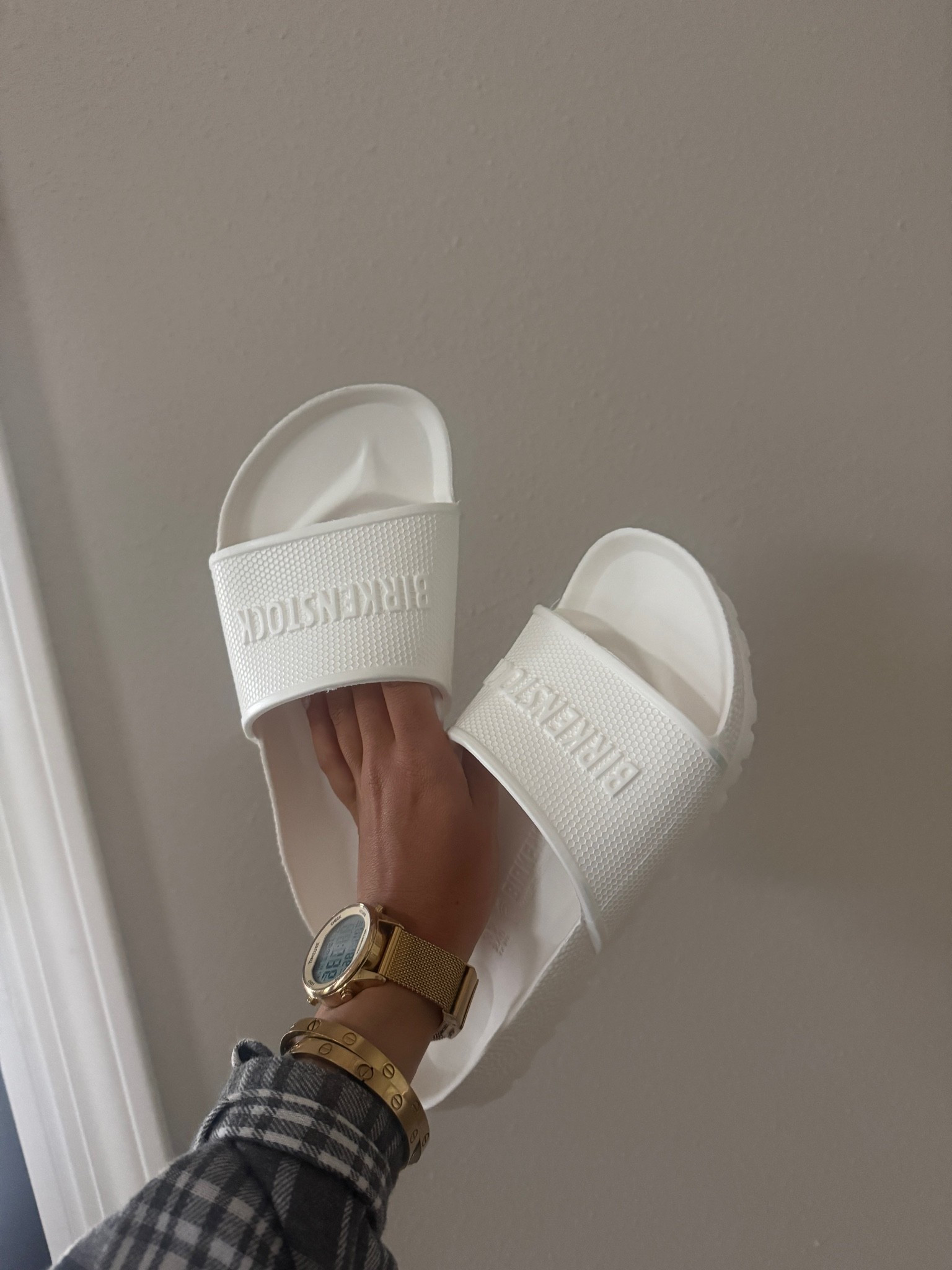 Perfect pool shoes

#LTKootd #LTKPetite #LTKU
