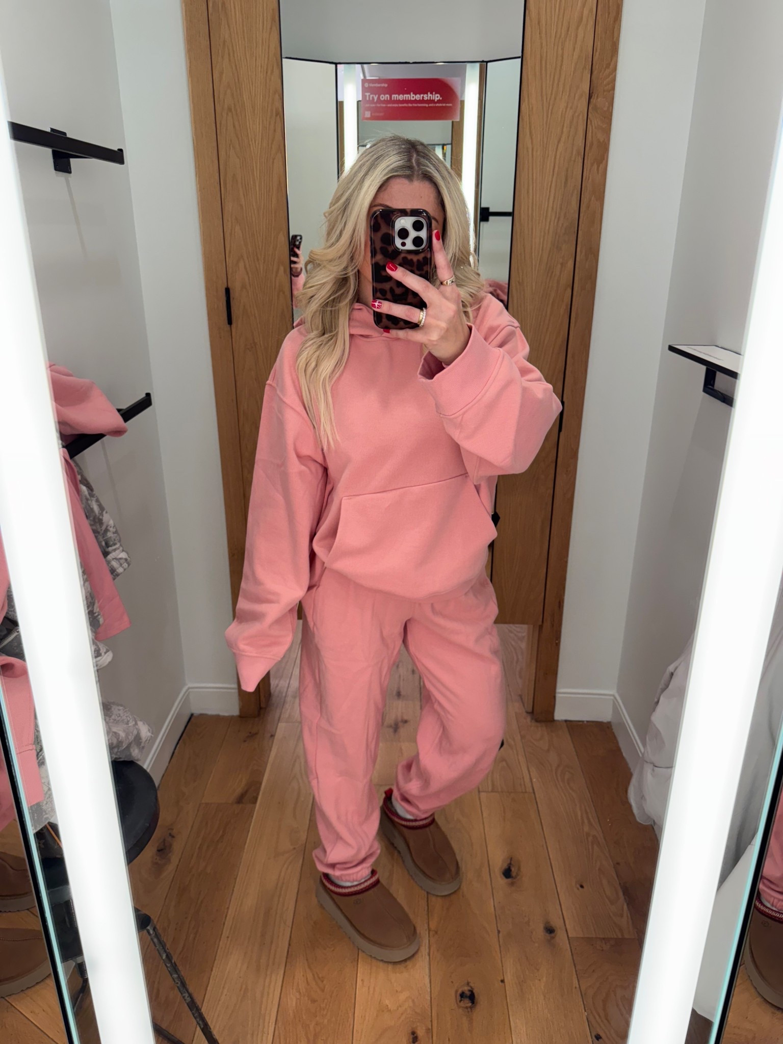 New lululemon set
Size small
Uggs tts

#LTKootd #LTKGiftGuide #LTKFindsUnder100