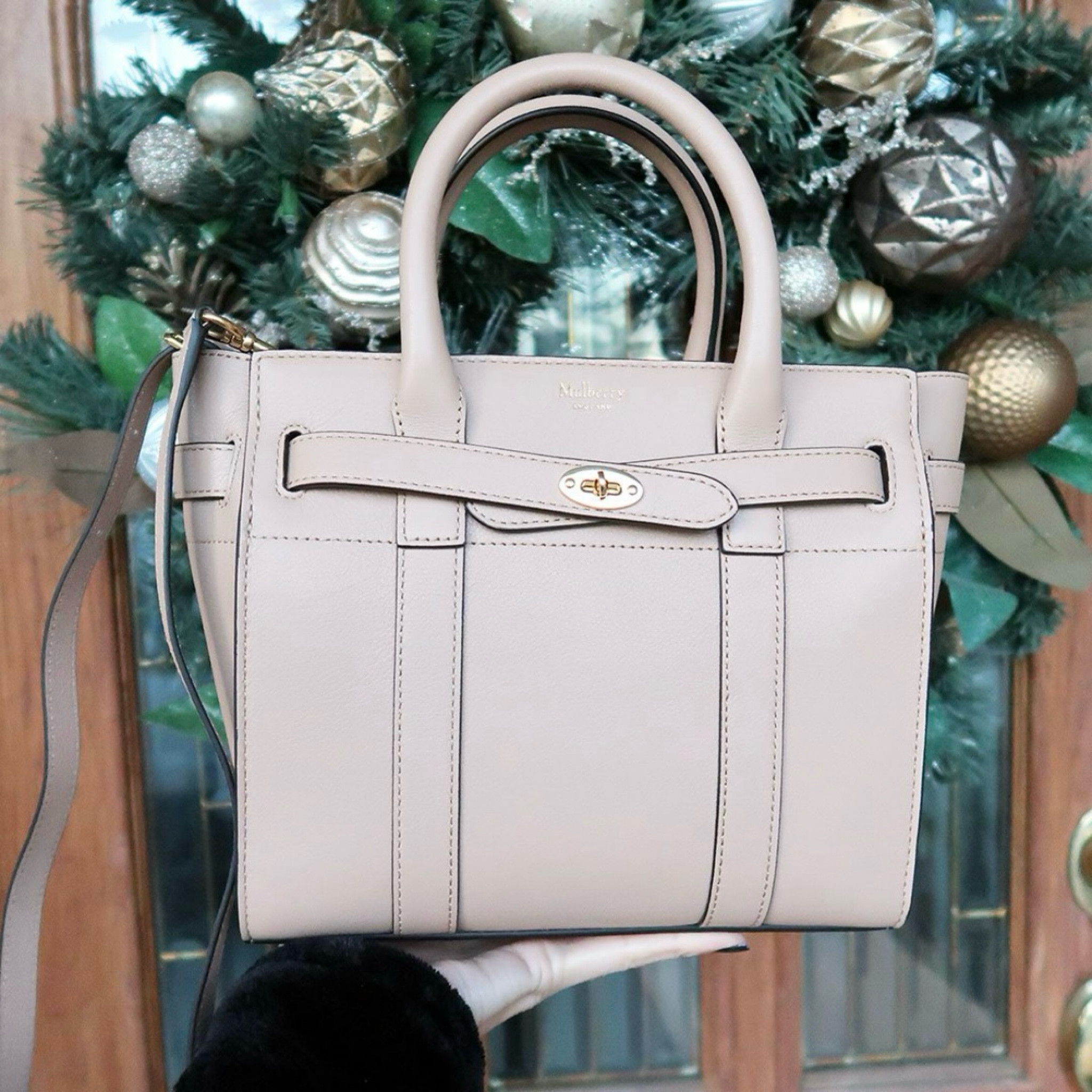 Current handbag obsession 😍🙌 love this luxurious small tote for everyday use ❤️❤️❤️

#LTKstyletip #LTKitbag #LTKover40