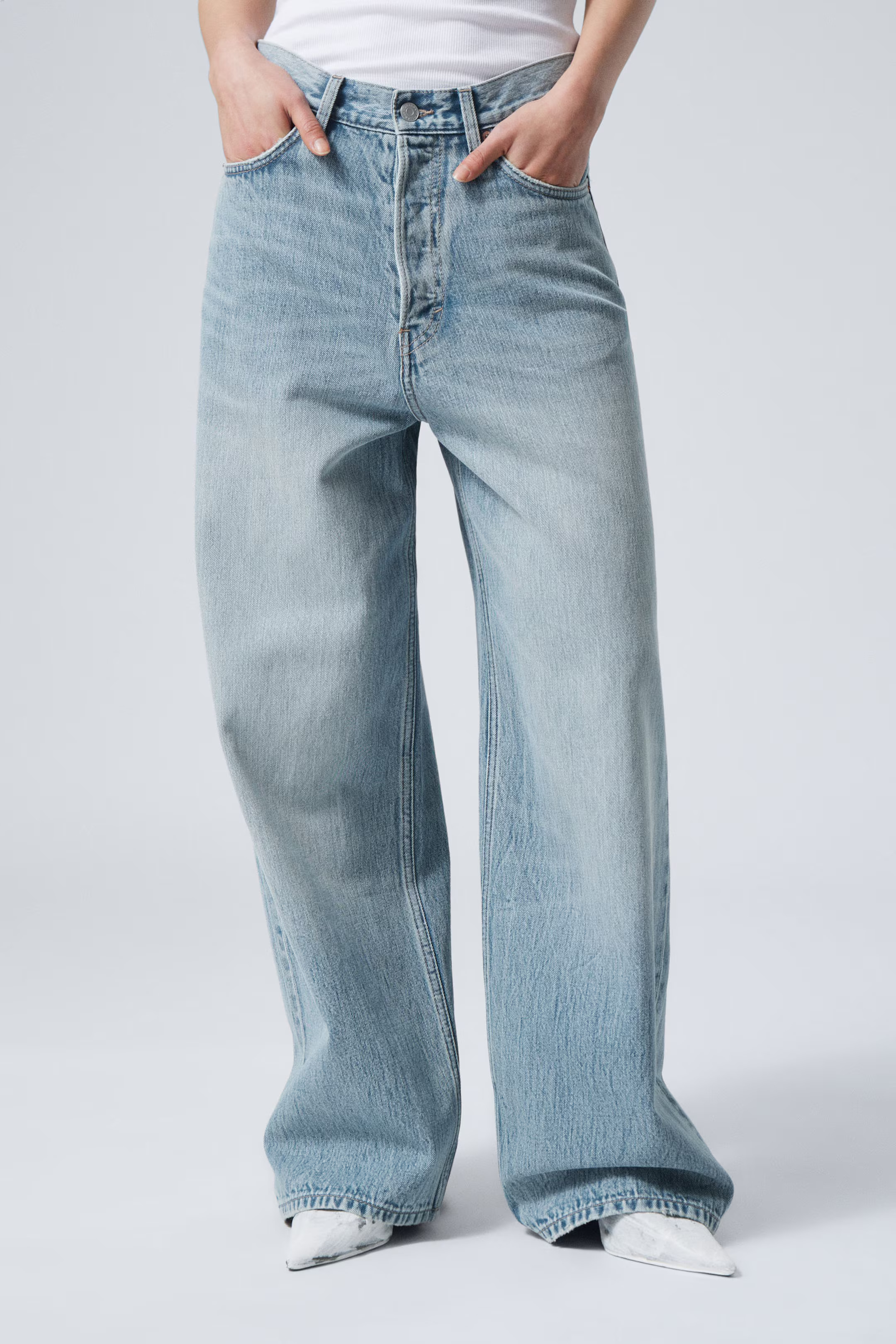 Astro Loose Baggy Leg Jeans | Weekday