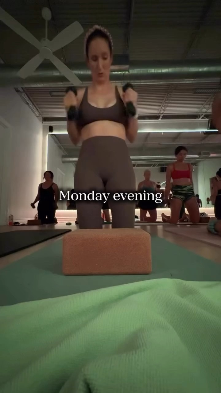 Consistency is what builds my discipline.
Discipline is what fuels my motivation.

I don’t wake up motivated every day. Some mornings I’m tired, busy, or overwhelmed. But I move anyway. Because the small things we do daily become the life we live long term.

#momlifeunfiltered #momofthree #chronicdiseaseprevention #livewellnow #fitmom