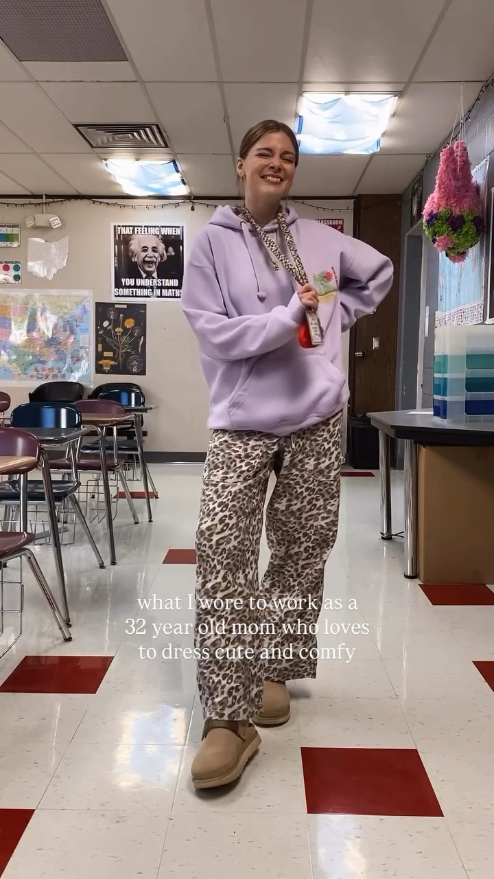 Wednesday’s OOTD 💜 brightening up the day with my fun hoodie and leopard pants bc this cold weather needs to go away!!! 

#outfitinspo #comfyandcute #teachersofinstagram #teacheroutfit #ootd