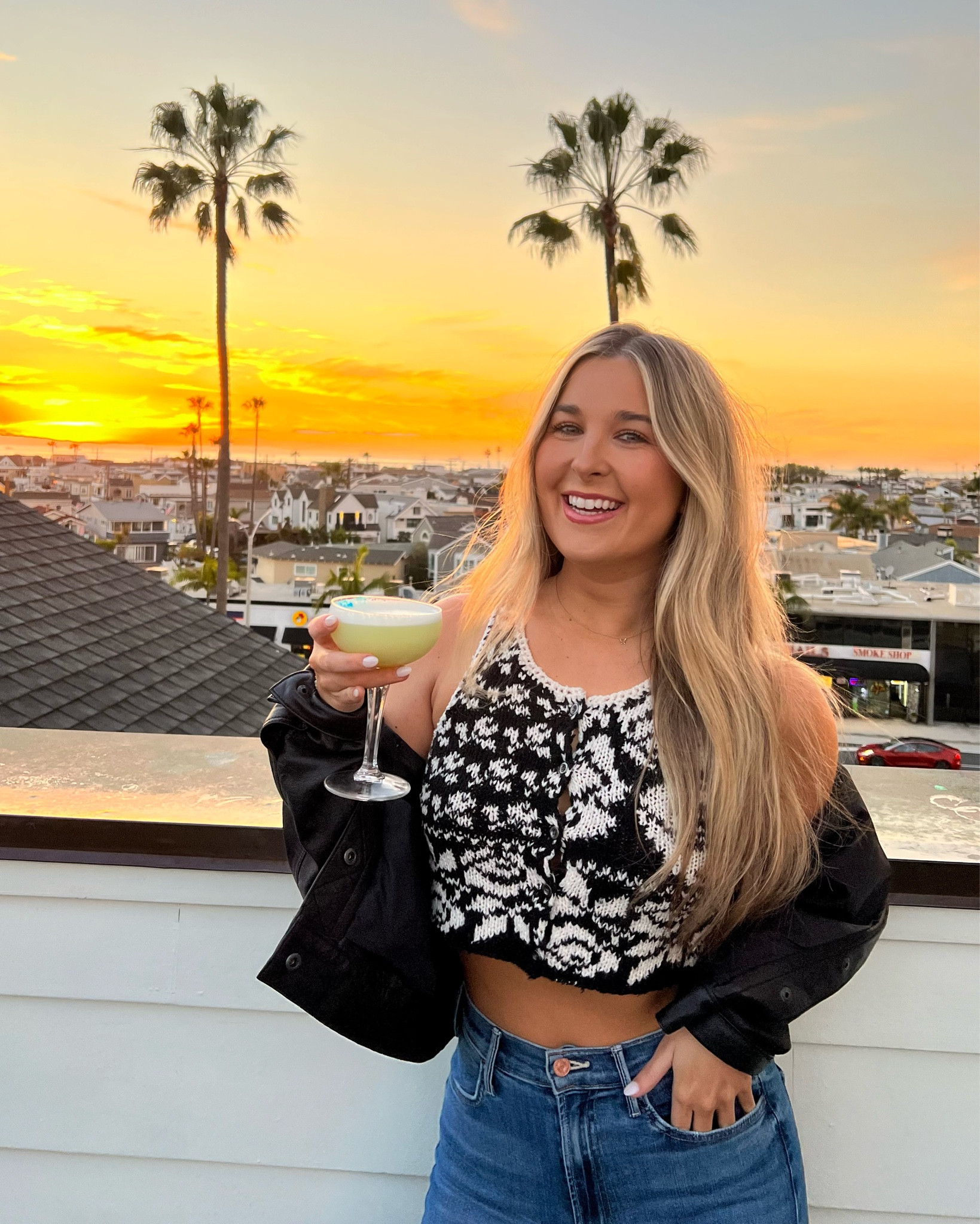 A drink with a view in the cutest cropped knit sweater 🍸

#LTKfindsunder100 #LTKsalealert #LTKstyletip