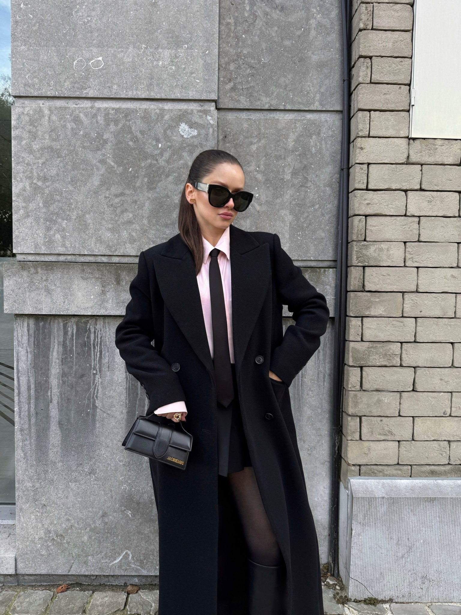 take your tie 

winter look, coat, wool coat, winter outfit, maxi coat, tie, masculine look, masculine feminine, work look, workwear, office look, Jacquemus, bag, leather bag, shirt, poplin shirt, pleated skirt, miniskirt, boots, the knee boots, leather boots

#LTKworkwear #LTKstyletip #LTKwinter